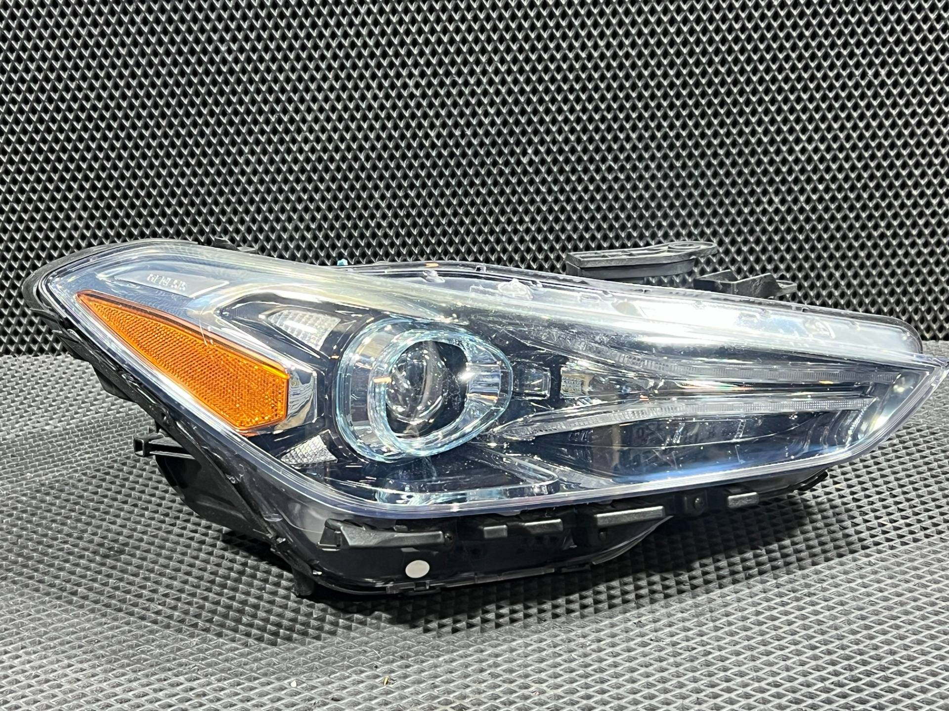 Фара правая Genesis G70 2019 OEM 92102-G9120