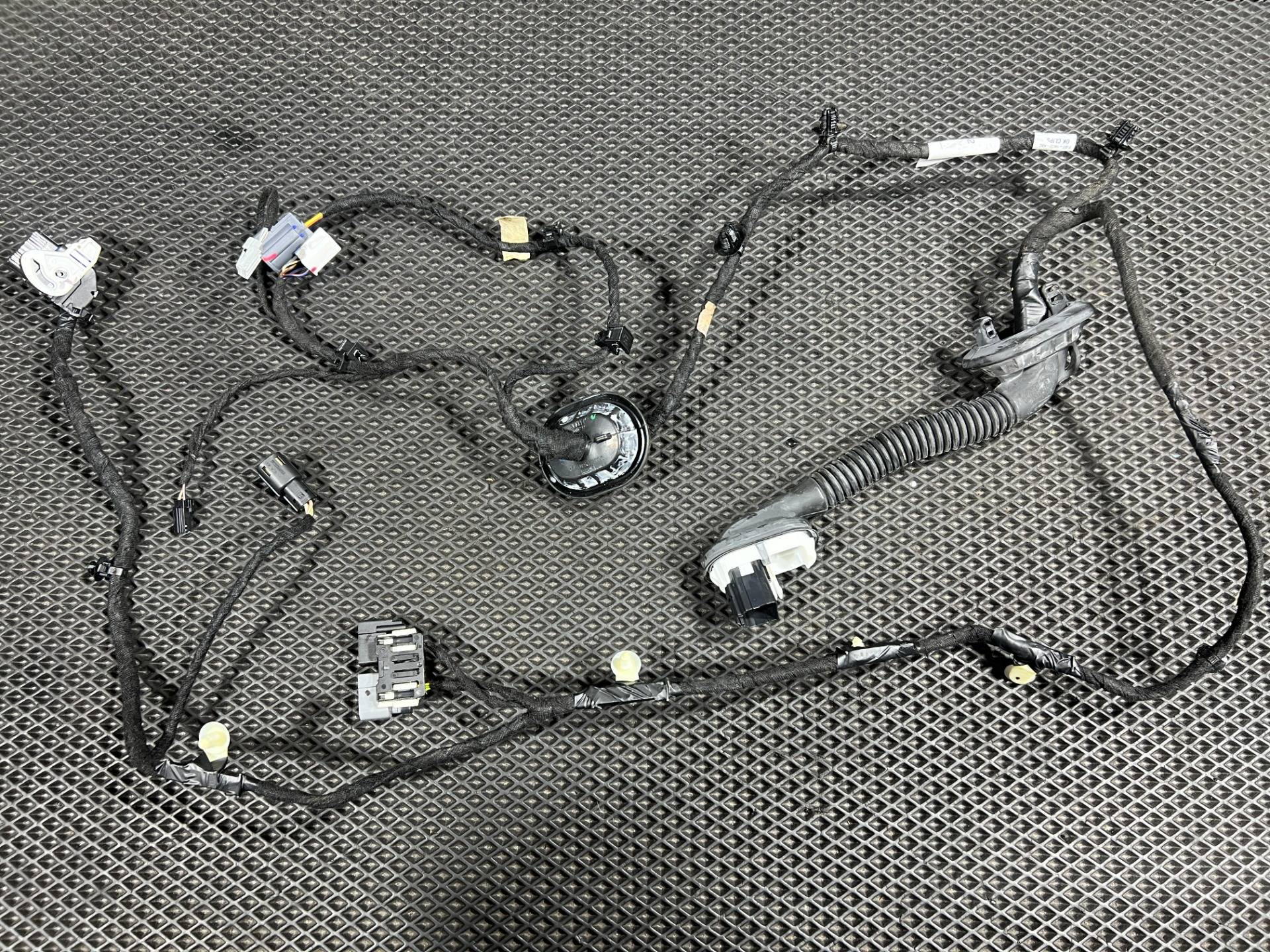 Проводка двери задней правой Ford Mustang Mach-E 2023 OEM PJ8T-14632-NBC