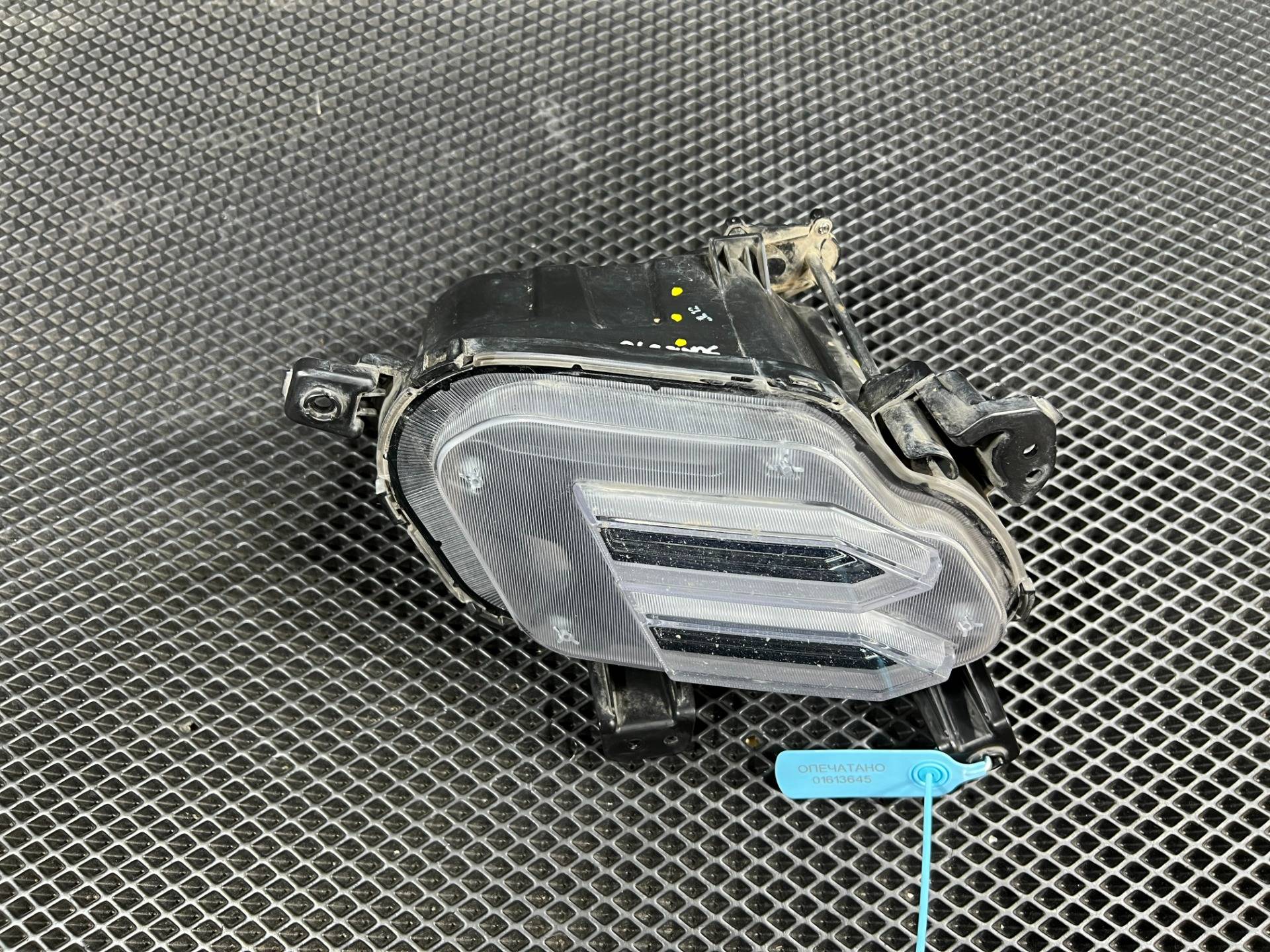 фара противотуманная левая Kia Sorento 4 2023 OEM 92201-P2000