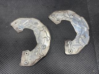 защитный кожух тормозного механизма Mercedes-Benz C AMG W205 [рестайлинг] (2018 - 2022), 3.0 л., M 276.823, бензин, A2054210220