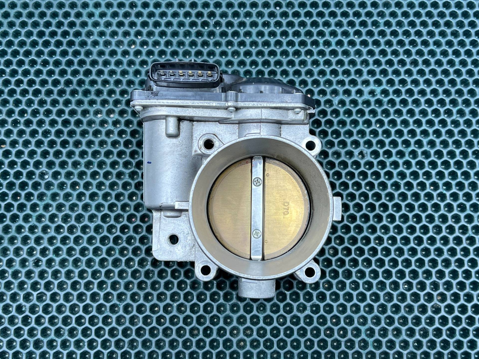 Заслонка дроссельная Kia Carnival 4 2022 OEM 35100-3NGA0