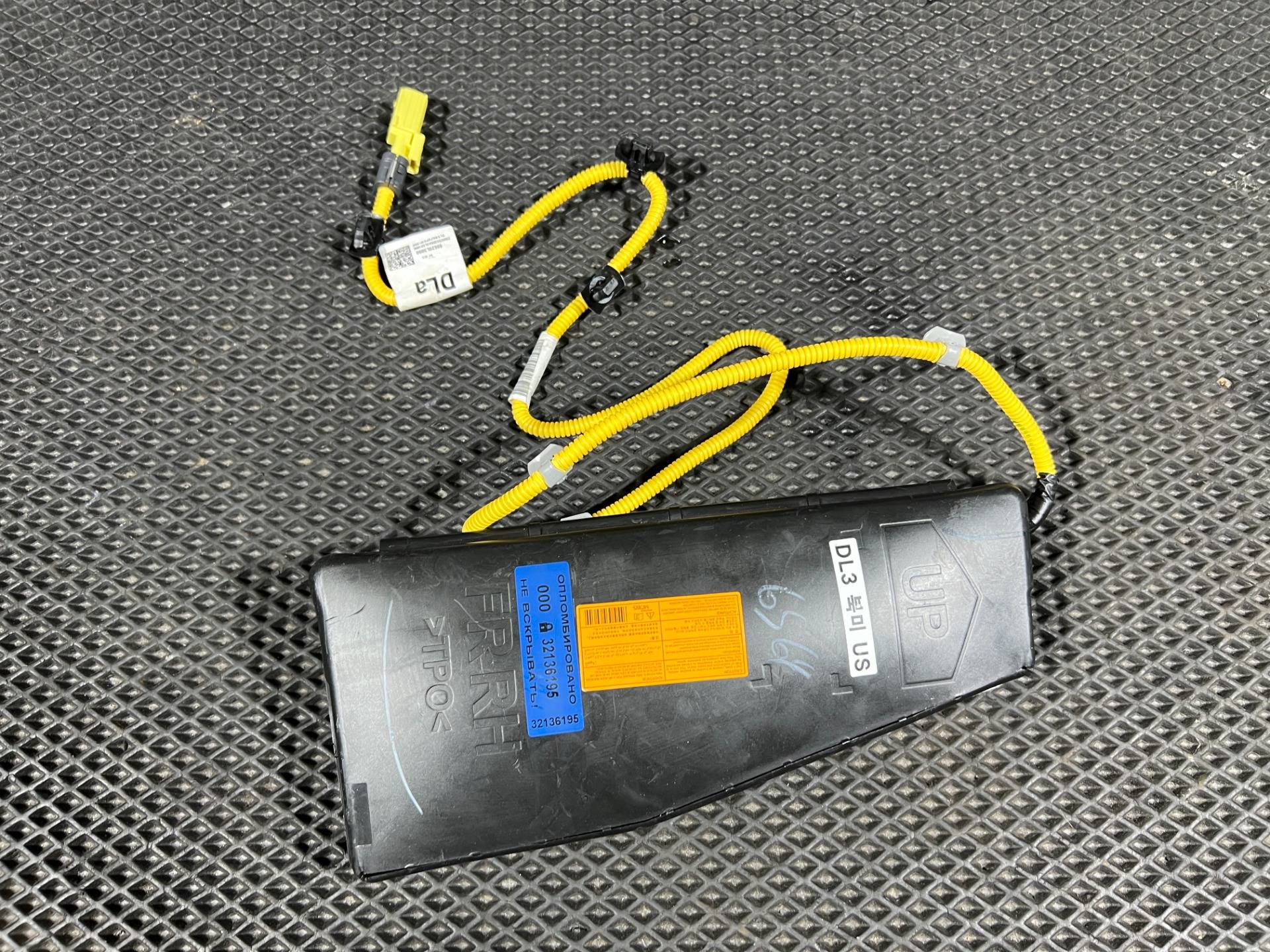 Подушка безопасности боковая (в сиденье) Kia K5 3 2023 OEM 80620L3000, L388922110