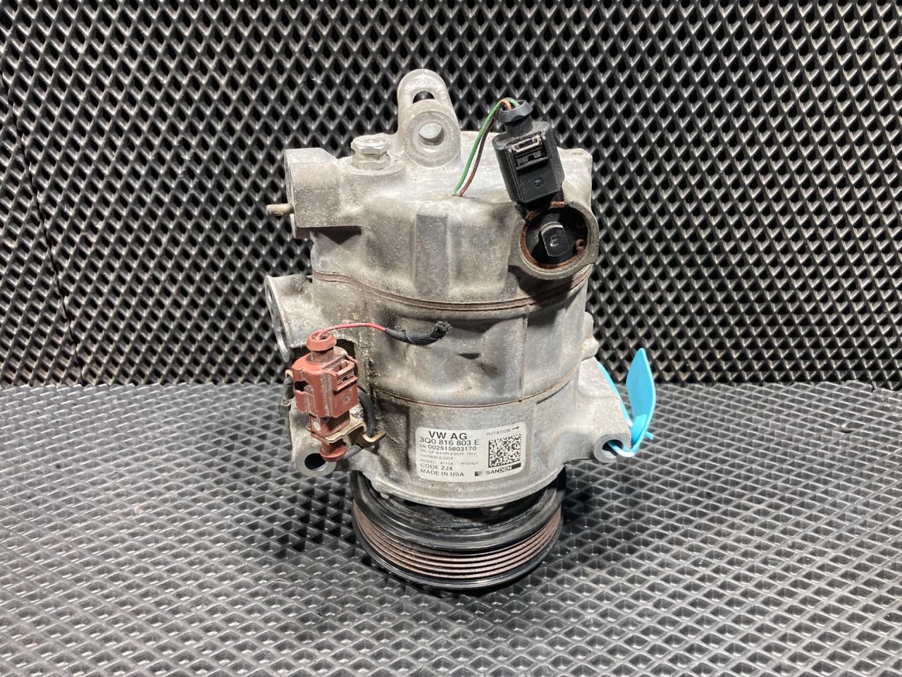 компрессор кондиционера Volkswagen Taos 1 поколение 2021, 1.5 л., DNK, бензин, АКПП, внедорожник 5 дв., 3Q0816803E - фото №1