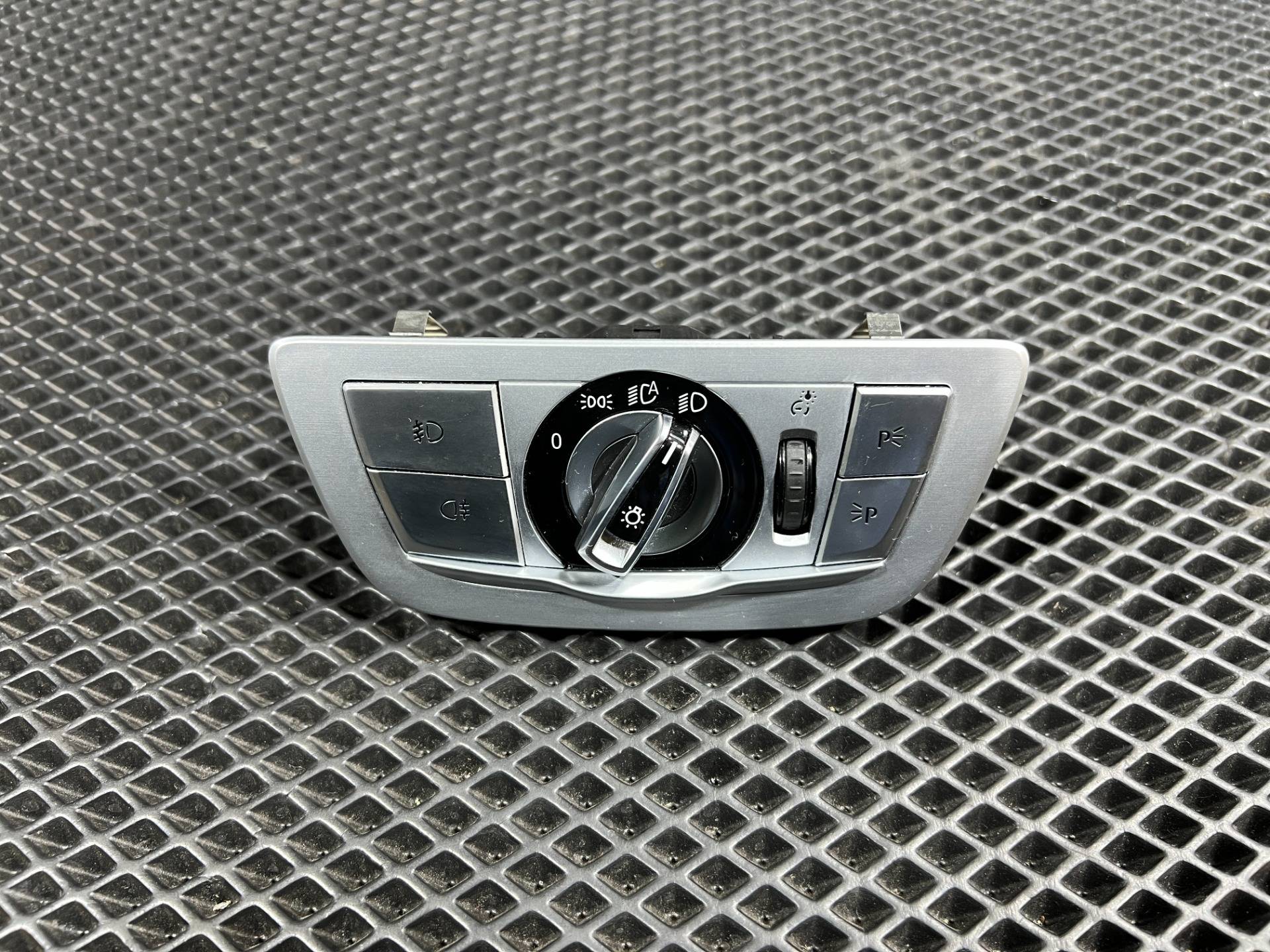 Блок управления светом BMW 7 G11/G12 2017 OEM 6841891, 61316841891