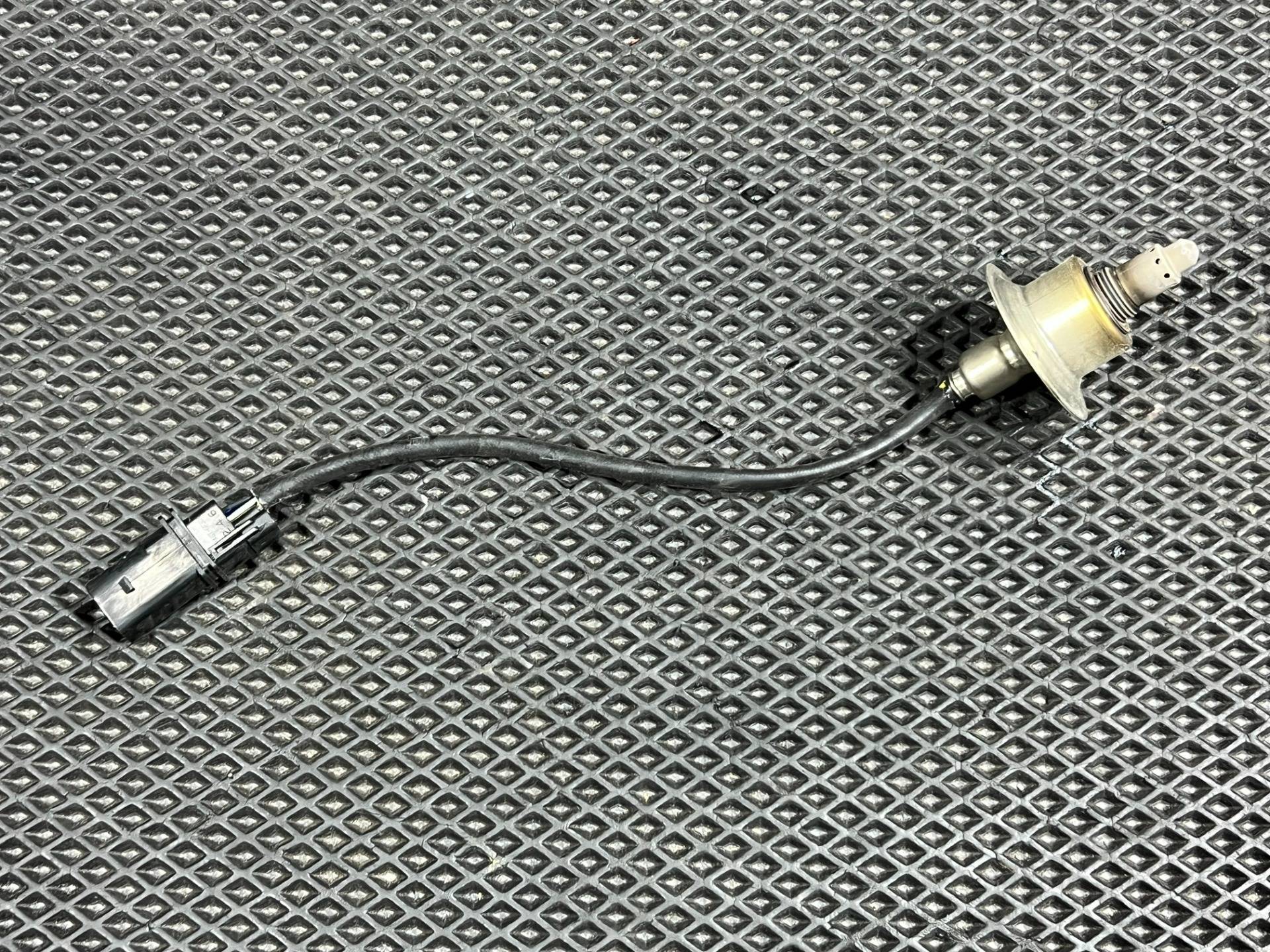 Лямбда-зонд Genesis G70 2019 OEM 392102CTA0