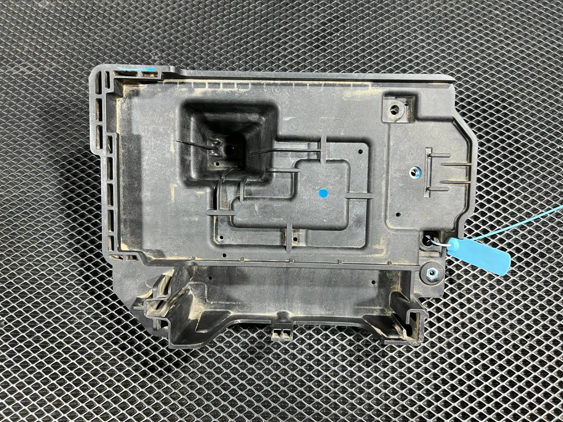Полка аккумулятора Kia Sorento 4 2023 OEM 37150-P2000