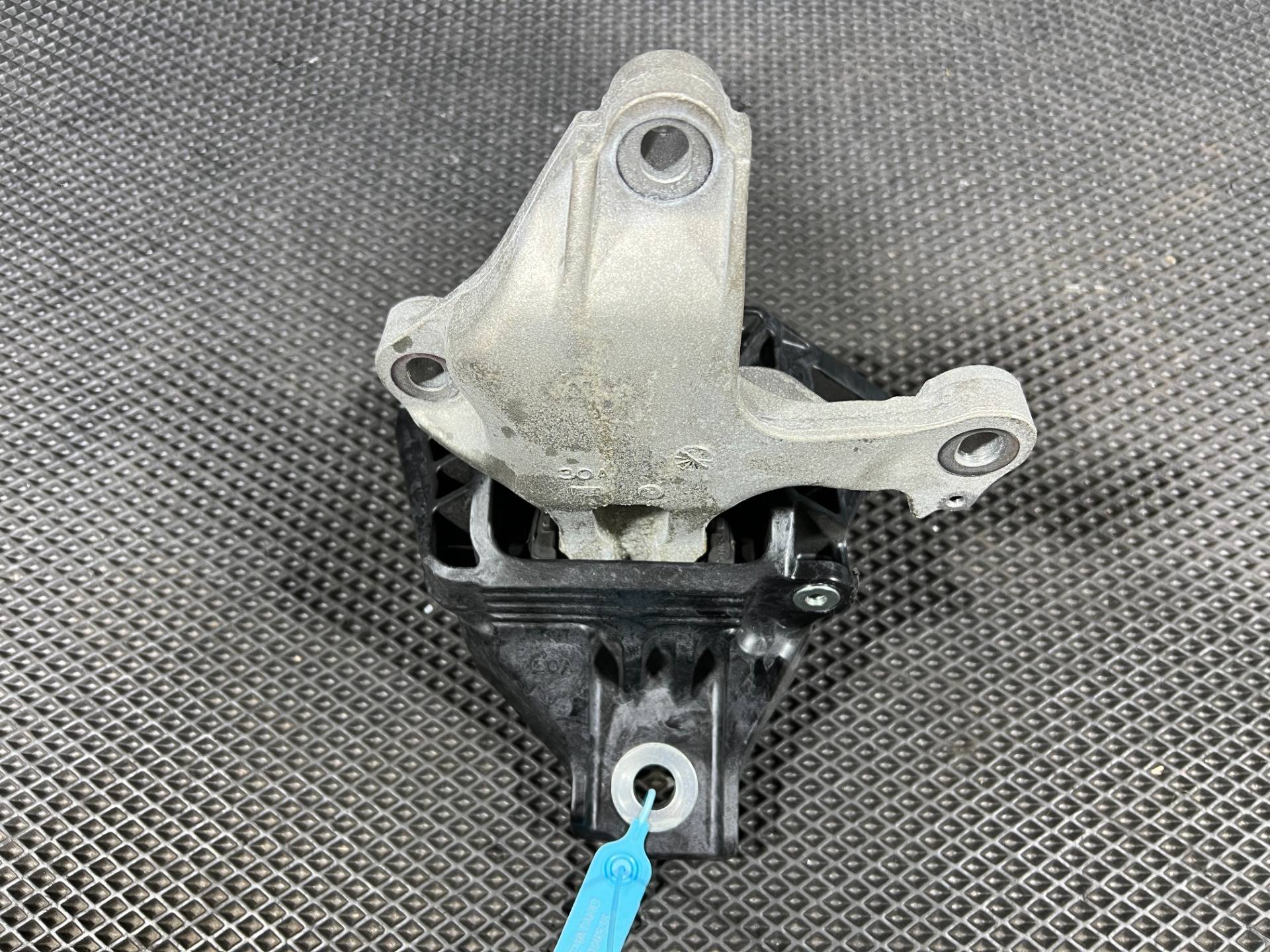 Подушка крепления двигателя Honda Accord 11 поколение 2025 OEM 50850-30A-A12