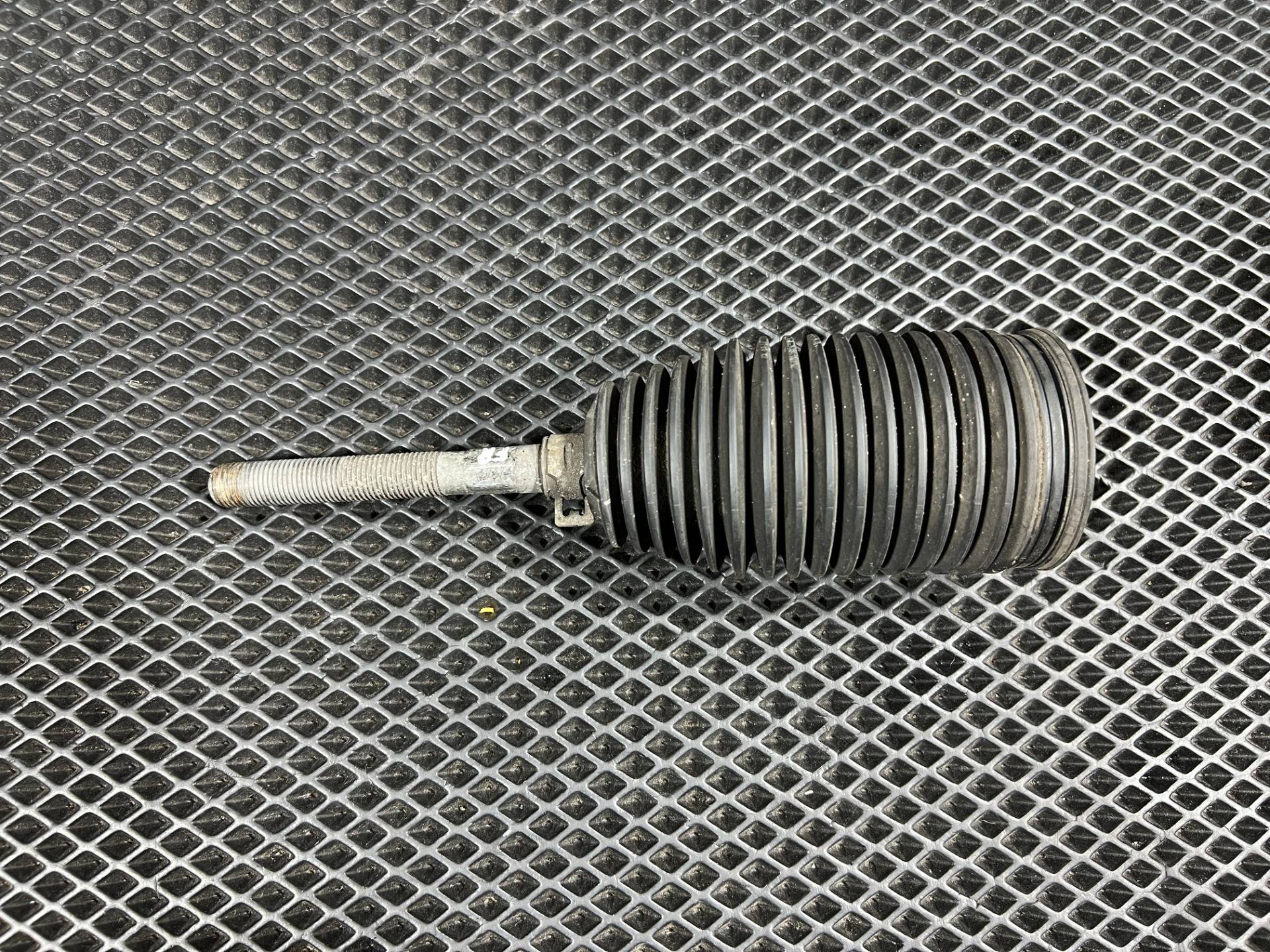 пыльник рулевой рейки BMW 5 G30/G31 2017 OEM 7806040889