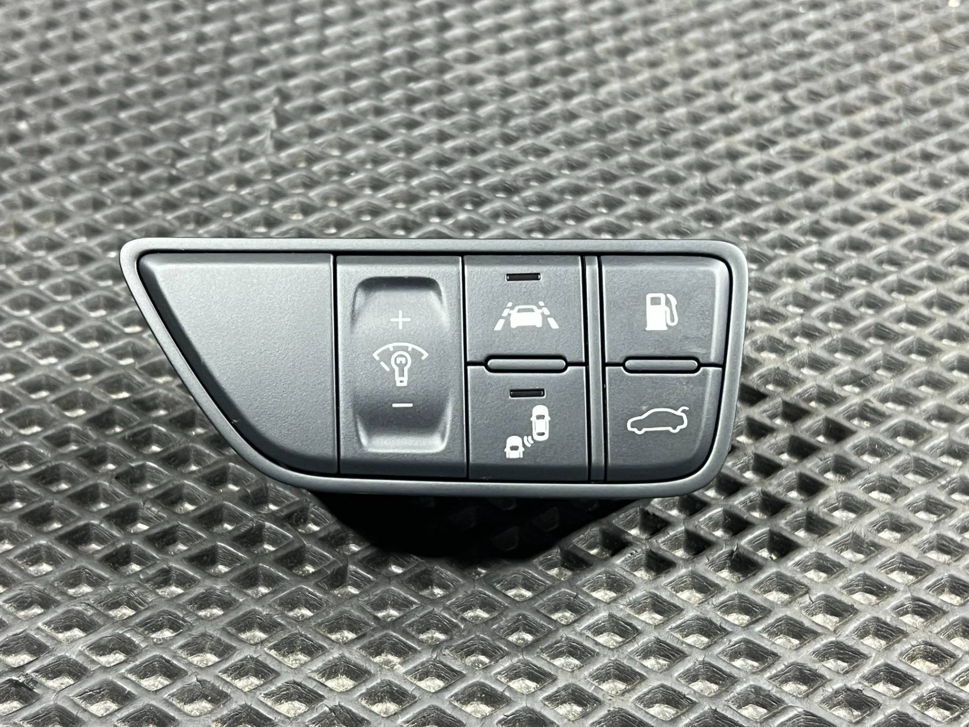 Блок кнопок Genesis G70 2019 OEM 93700G9060