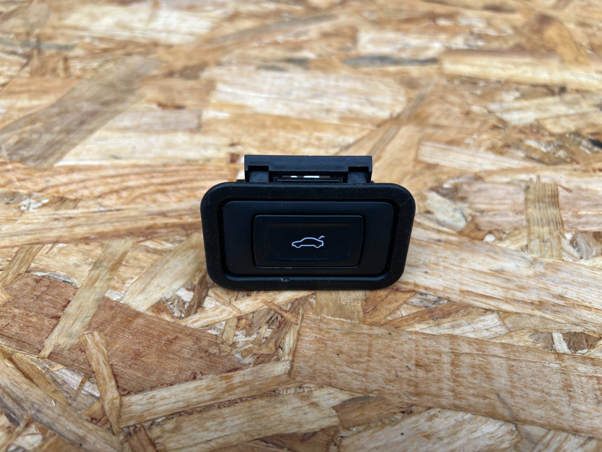 Кнопка открытия багажника Audi A7 4G 2013 OEM 4G0959831A5PR