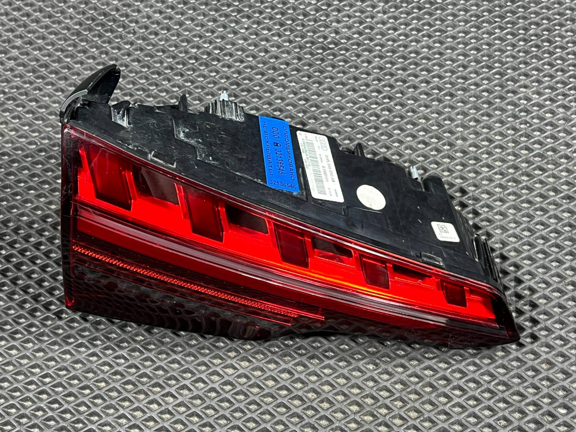 Фонарь крышки багажника левый Audi A4 B9 2021 OEM 8W5945093AB