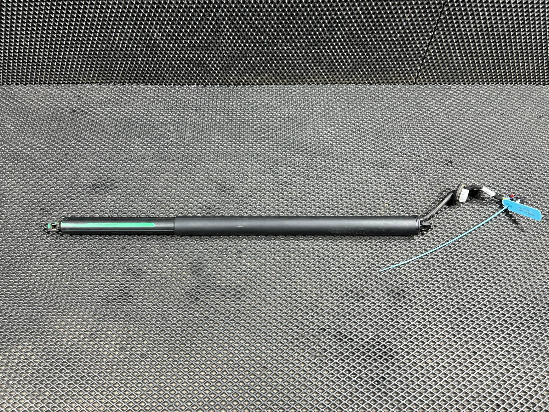 Амортизатор крышки багажника (3-5 двери) Buick Envista 2024 OEM 42883254
