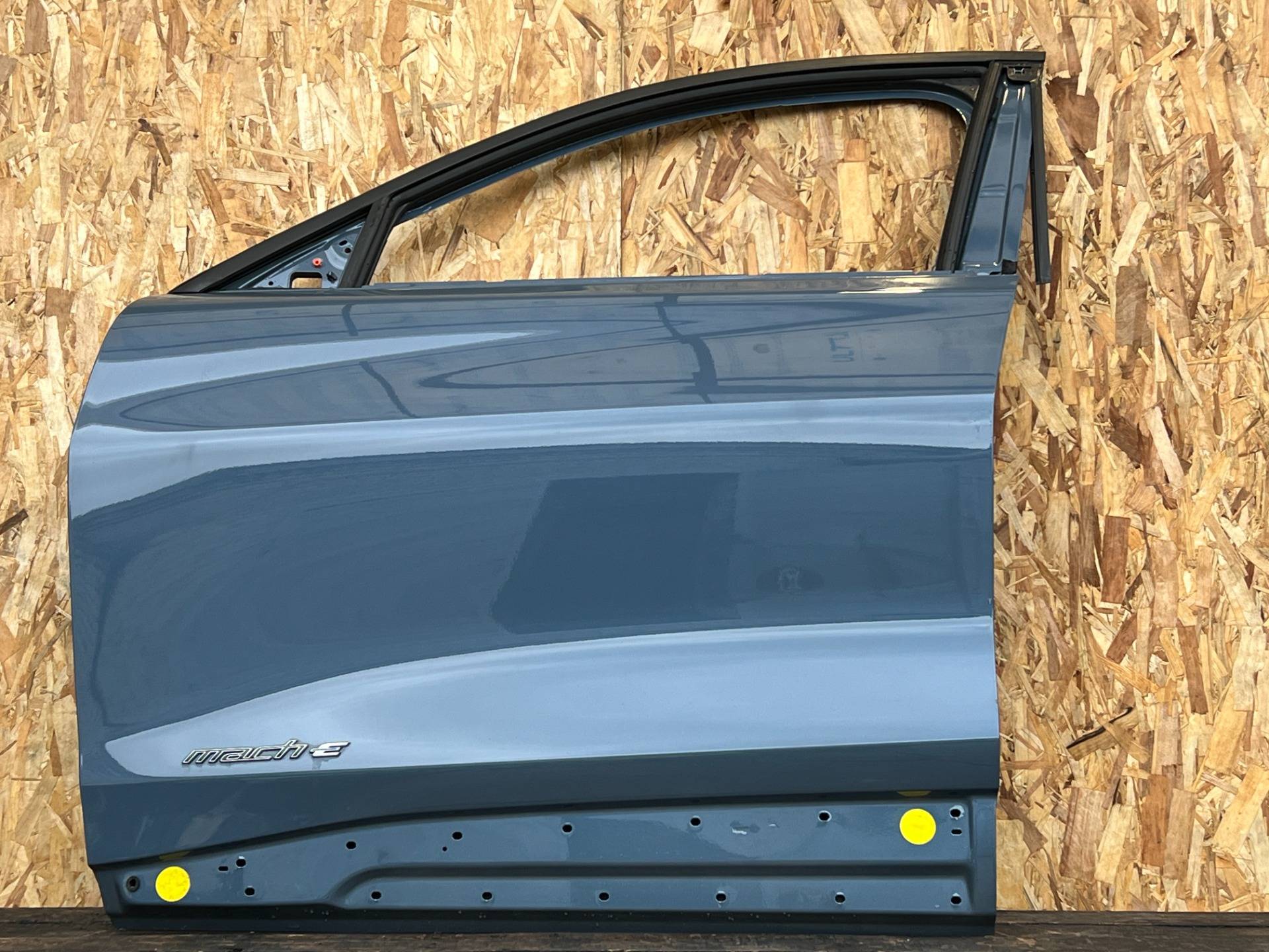 Дверь передняя левая Ford Mustang Mach-E 2023