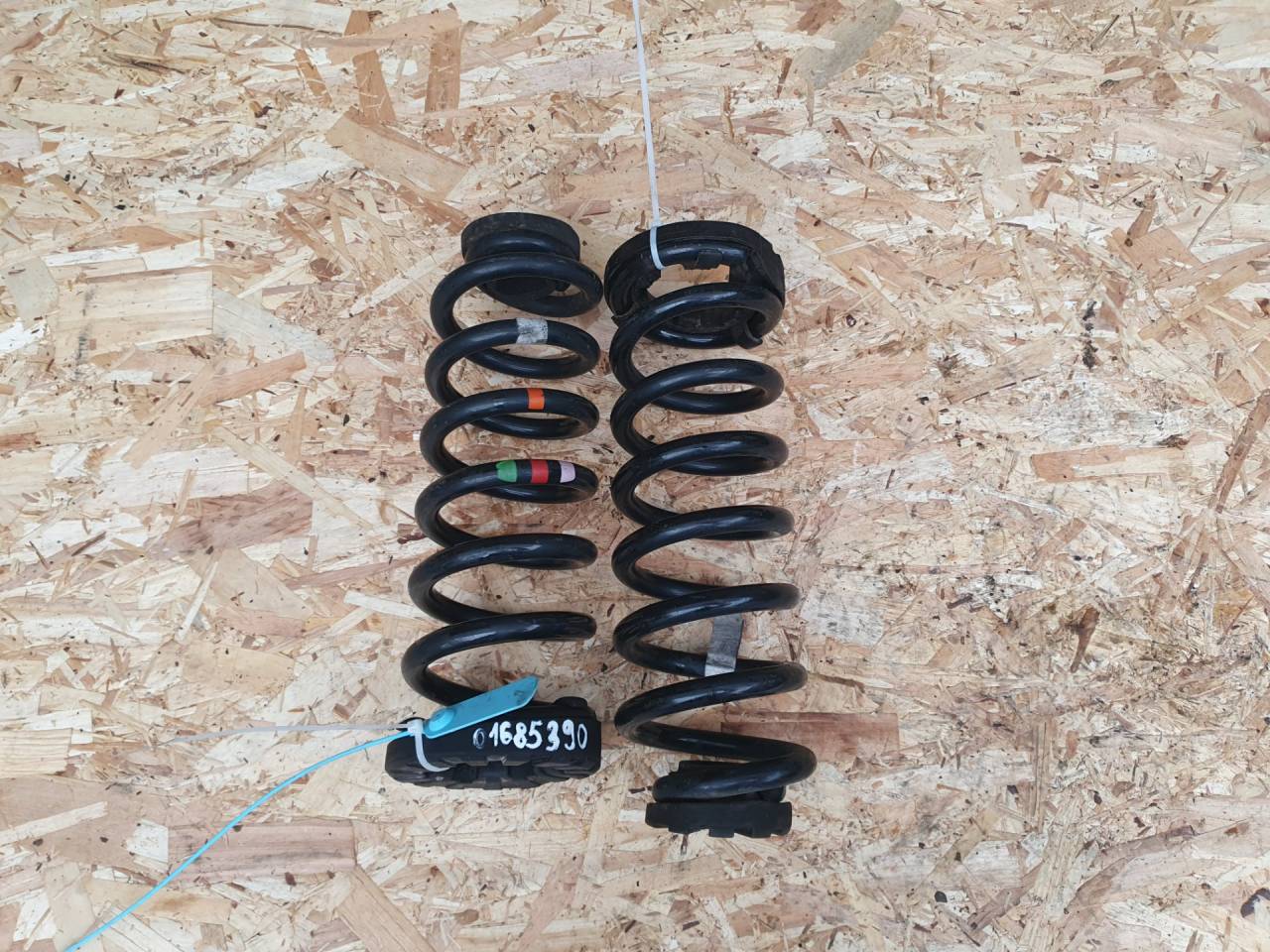 пружина задняя Jaguar XF X260 2017, 2.0 л., дизель, АКПП, седан, GX635534DC, T2H19557 - фото №1