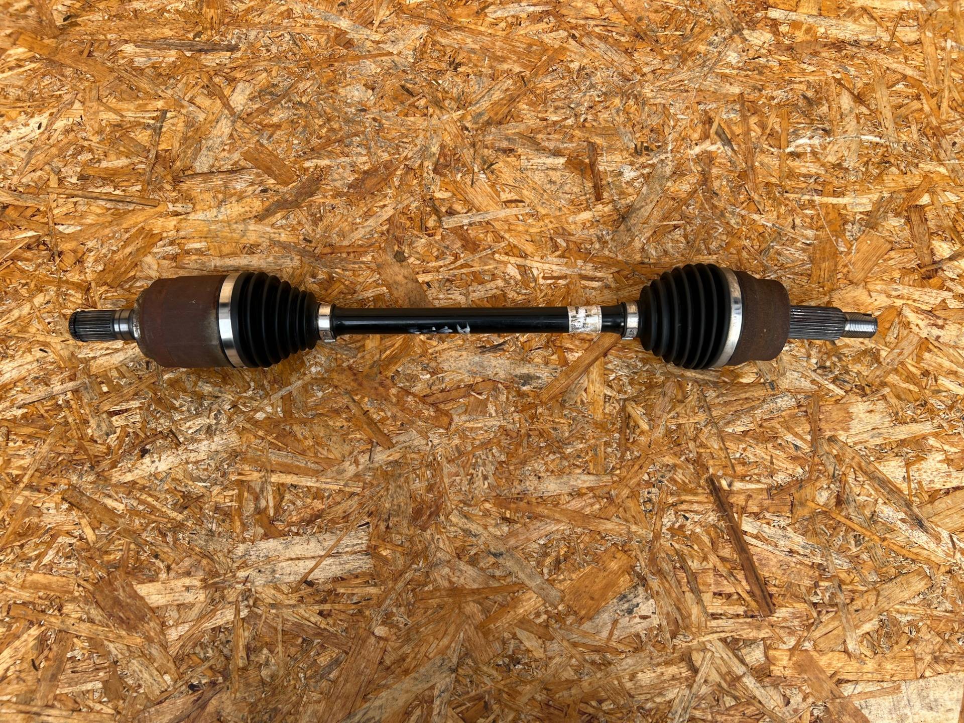 Полуось передняя левая (приводной вал, ШРУС) Kia K5 3 2022 OEM 49500-L3010