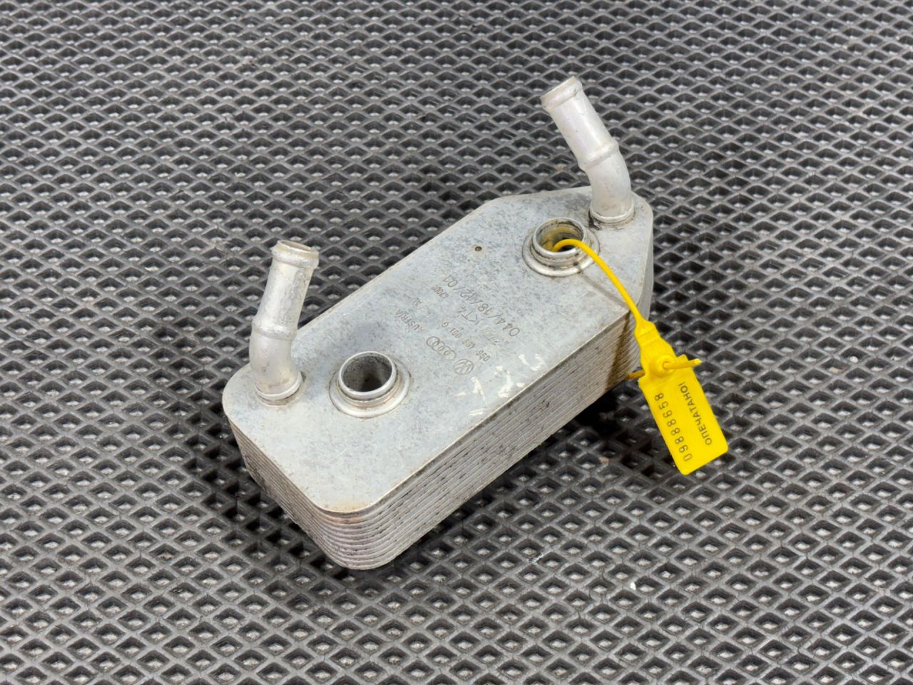 радиатор АКПП Volkswagen Golf 4 поколение 2005, 2.0 л., APK, бензин, 096409061G - фото №1