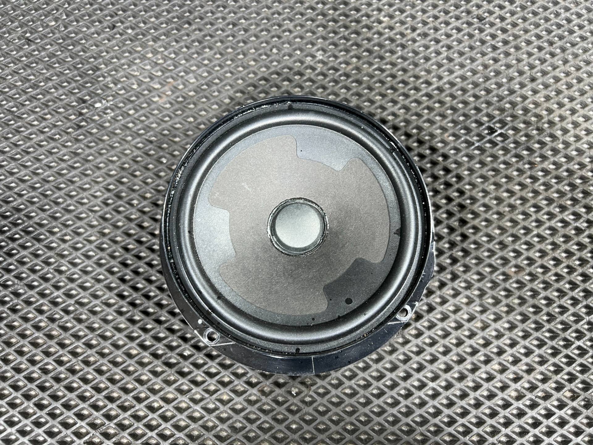 Динамик двери передней левой Volkswagen Jetta 7 2-й рестайлинг 2023 OEM 17A035453