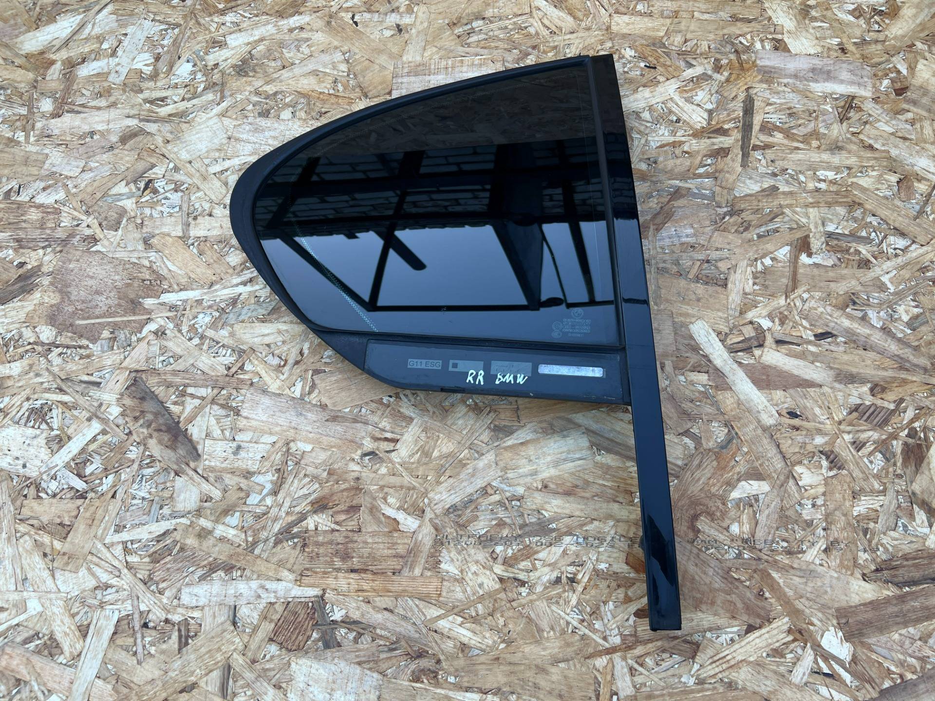 форточка задняя правая BMW 7 G11/G12 2017 OEM 51357336042