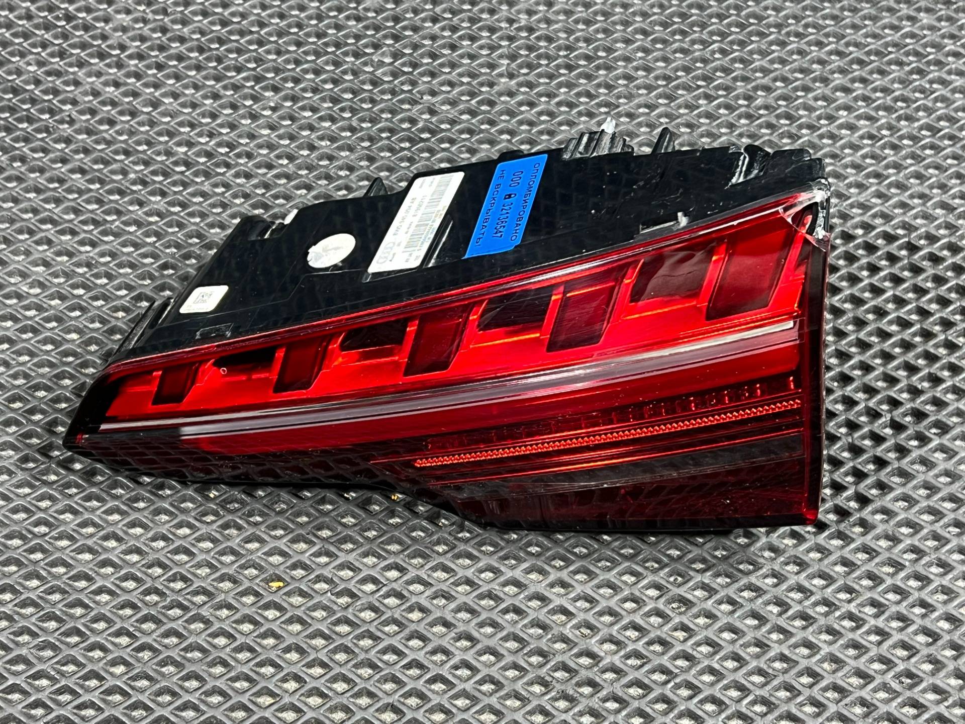 Фонарь крышки багажника правый Audi A4 B9 2021 OEM 8W5945094AB