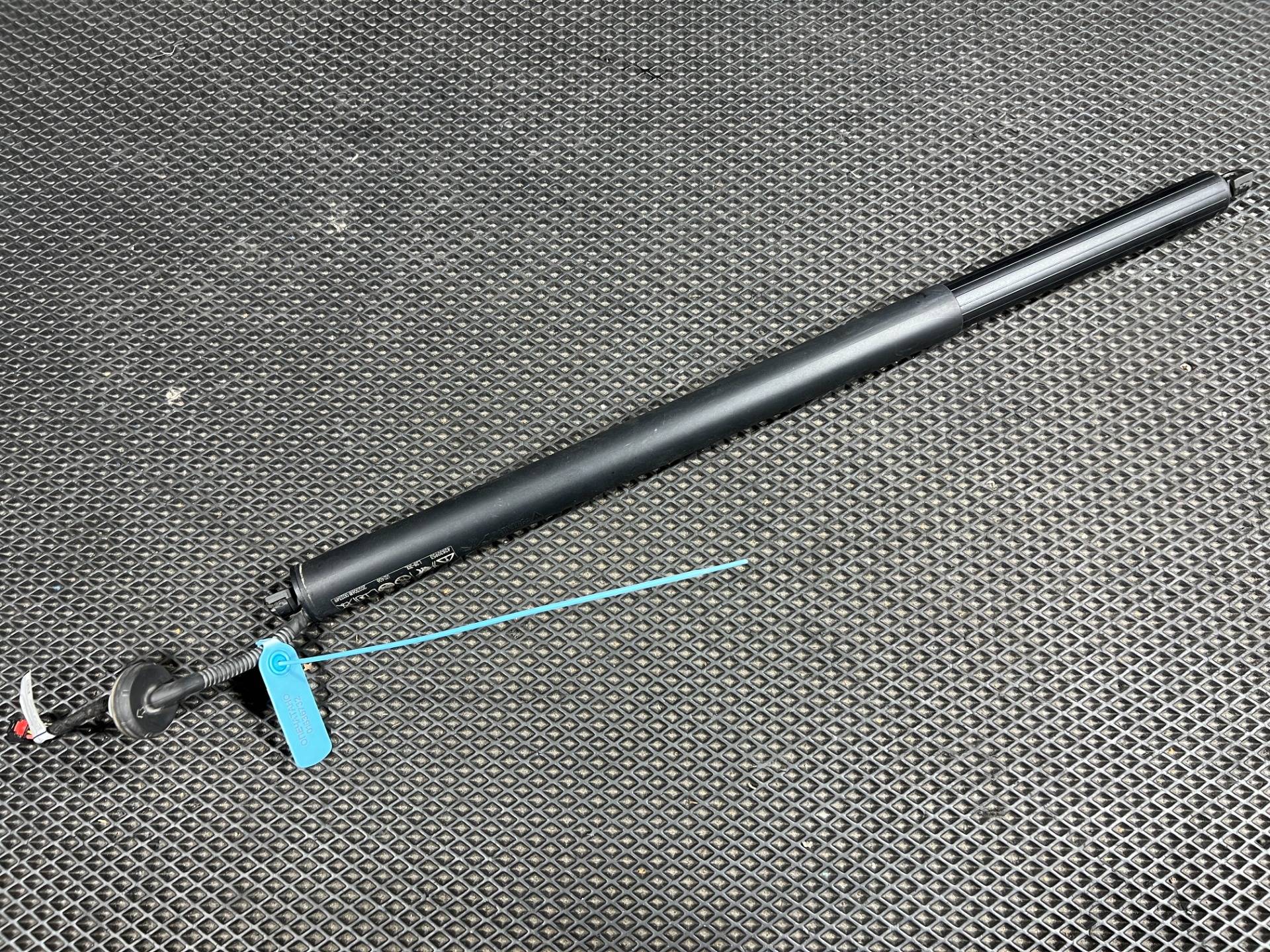 Амортизатор крышки багажника (3-5 двери) Buick Envista 2024 OEM 42830953