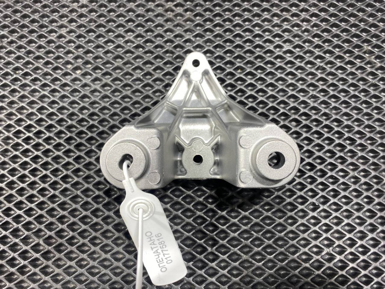 кронштейн (крепление) BMW X5 F15 2018, 3.0 л., N55 B30 A, бензин, АКПП, внедорожник 5 дв., 51717137353 - фото №1