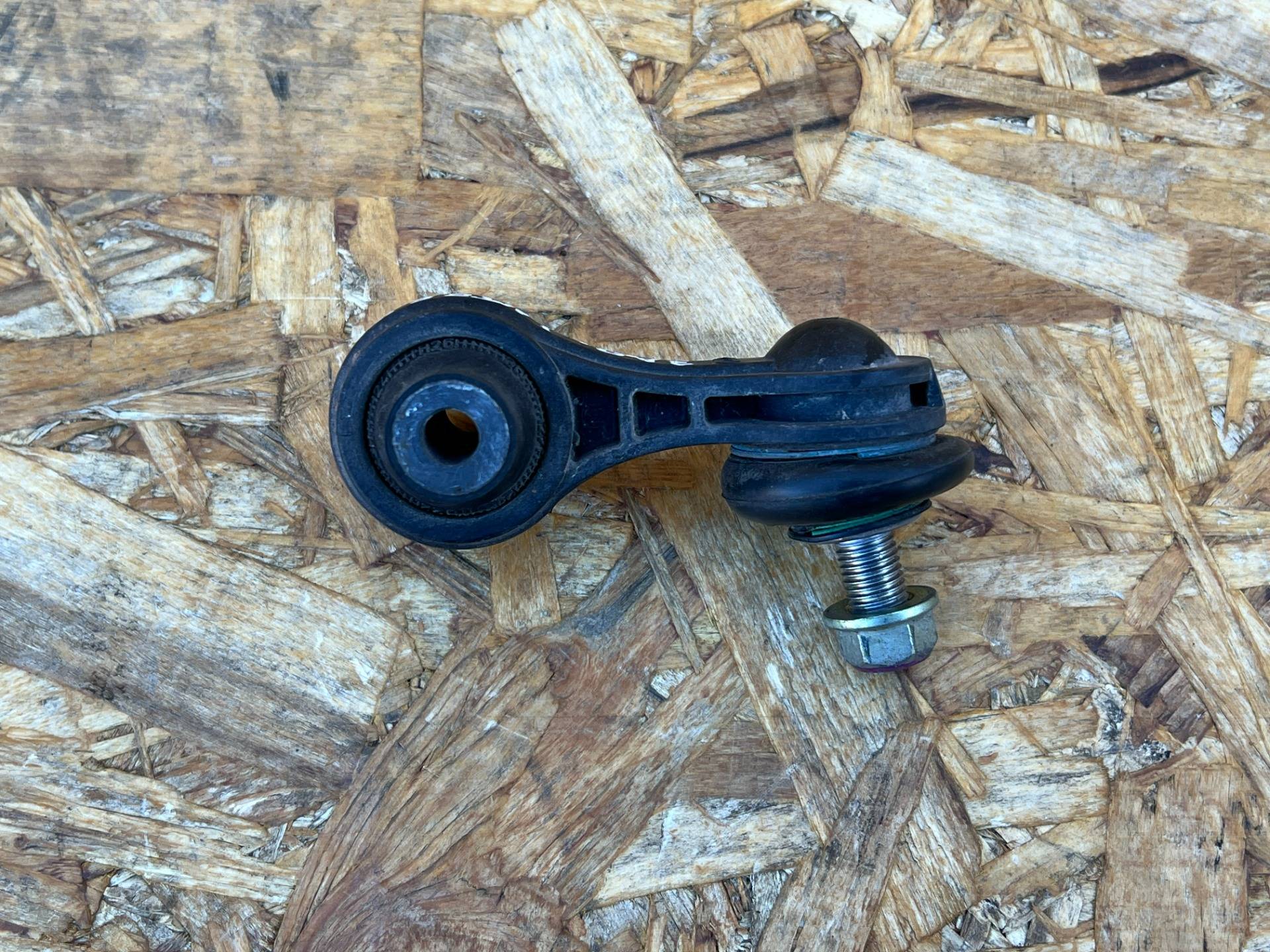 стойка стабилизатора задняя Honda Insight 3 2024 OEM 52320-TBA-A01