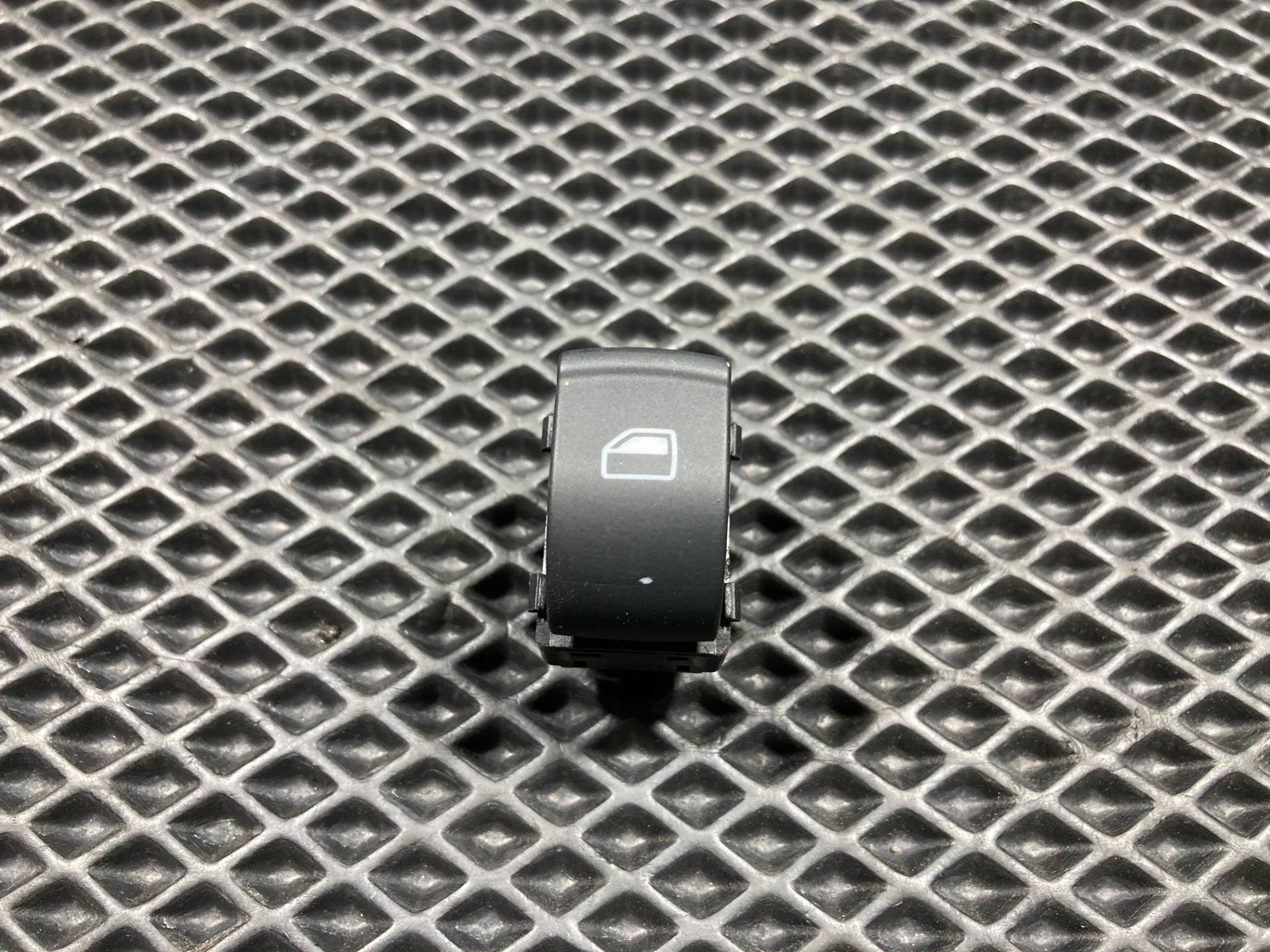 Кнопка стеклоподъемника Audi S8 D3 2007 OEM 4E0959855A