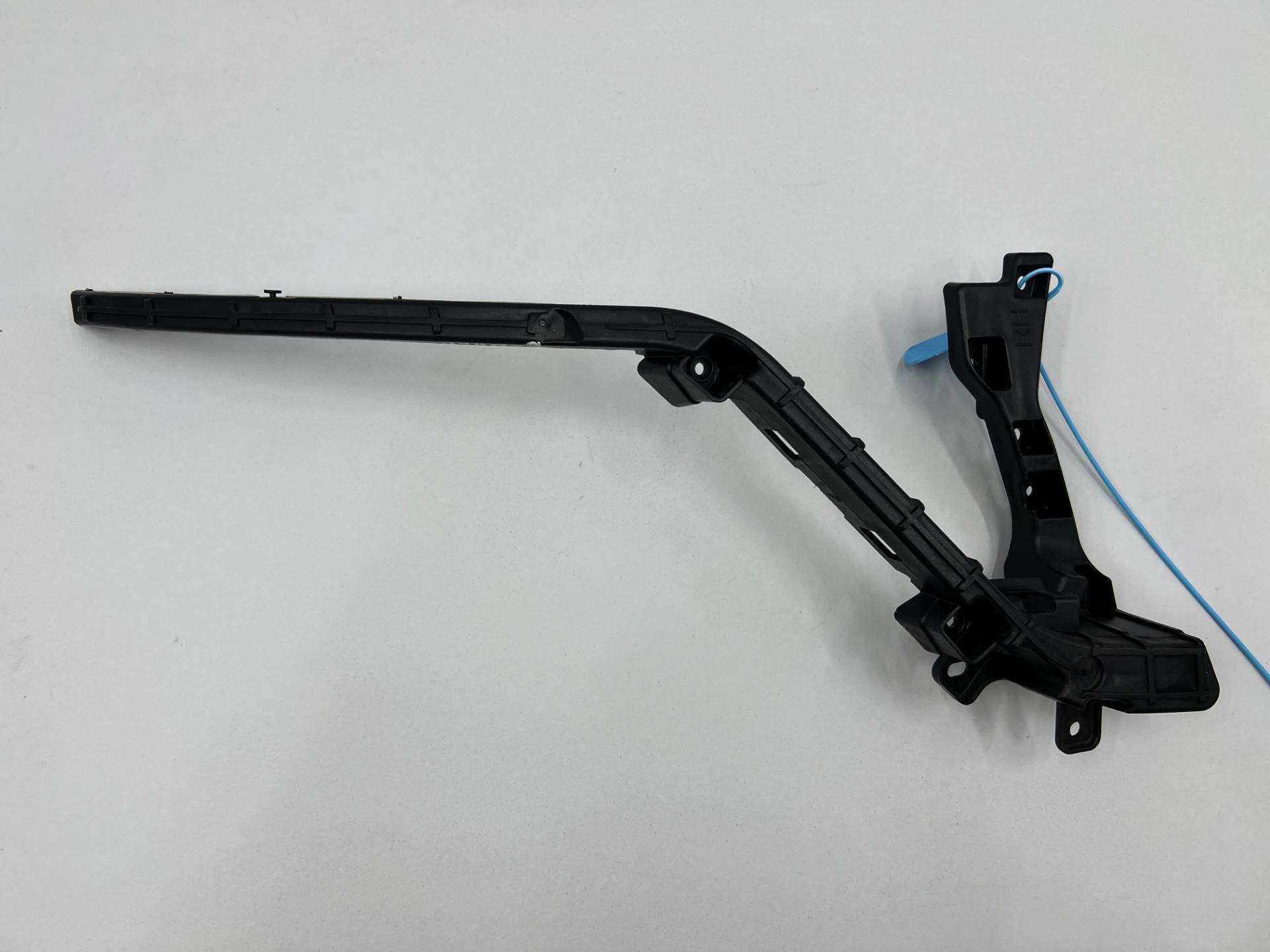 Кронштейн крепления бампера Kia Carnival 4 2022 OEM 86526R0000