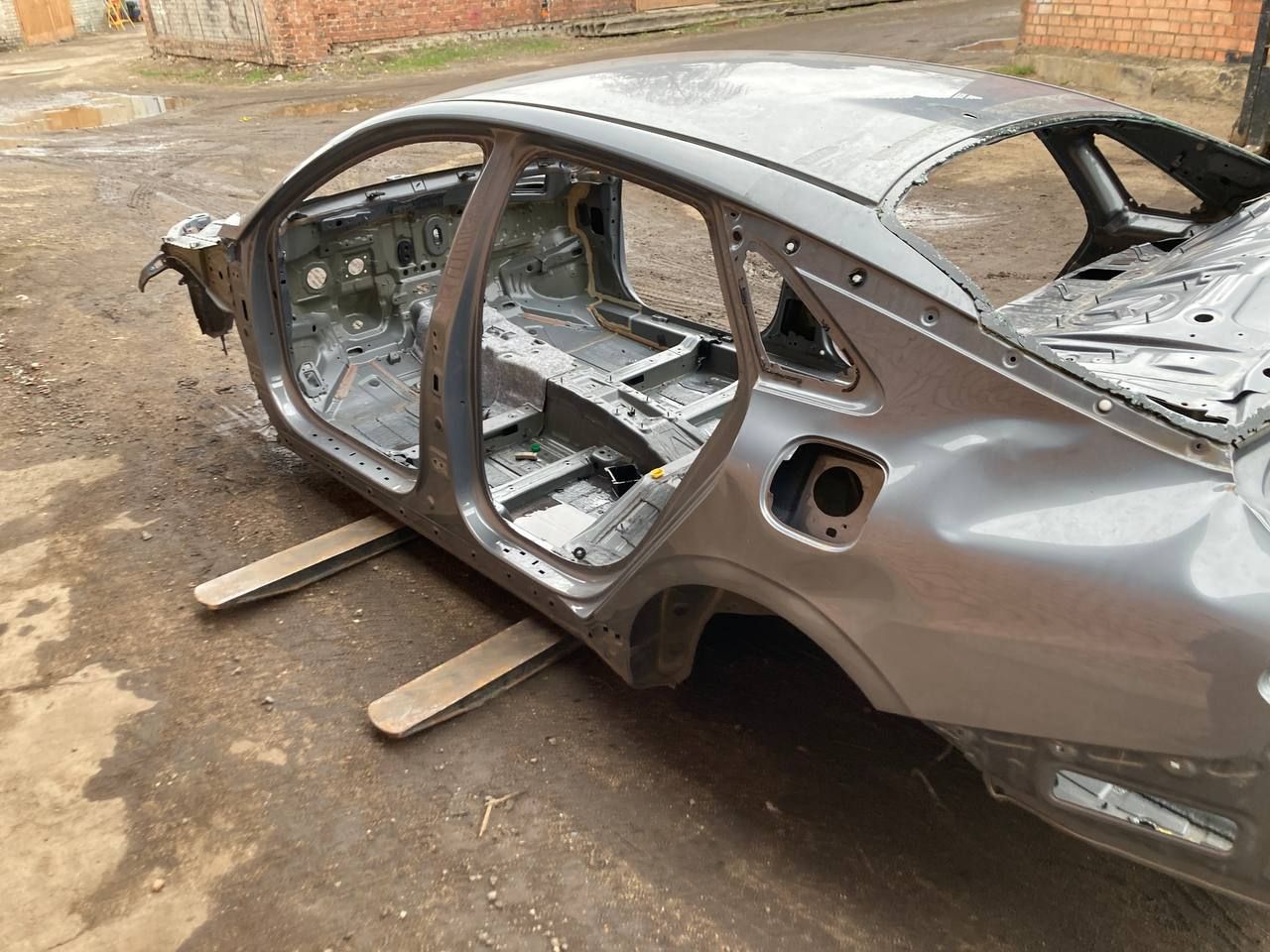 Стойка кузовная центральная левая Kia K5 3 поколение 2022, 1.6 л., G4FP, бензин, АКПП - фото №1