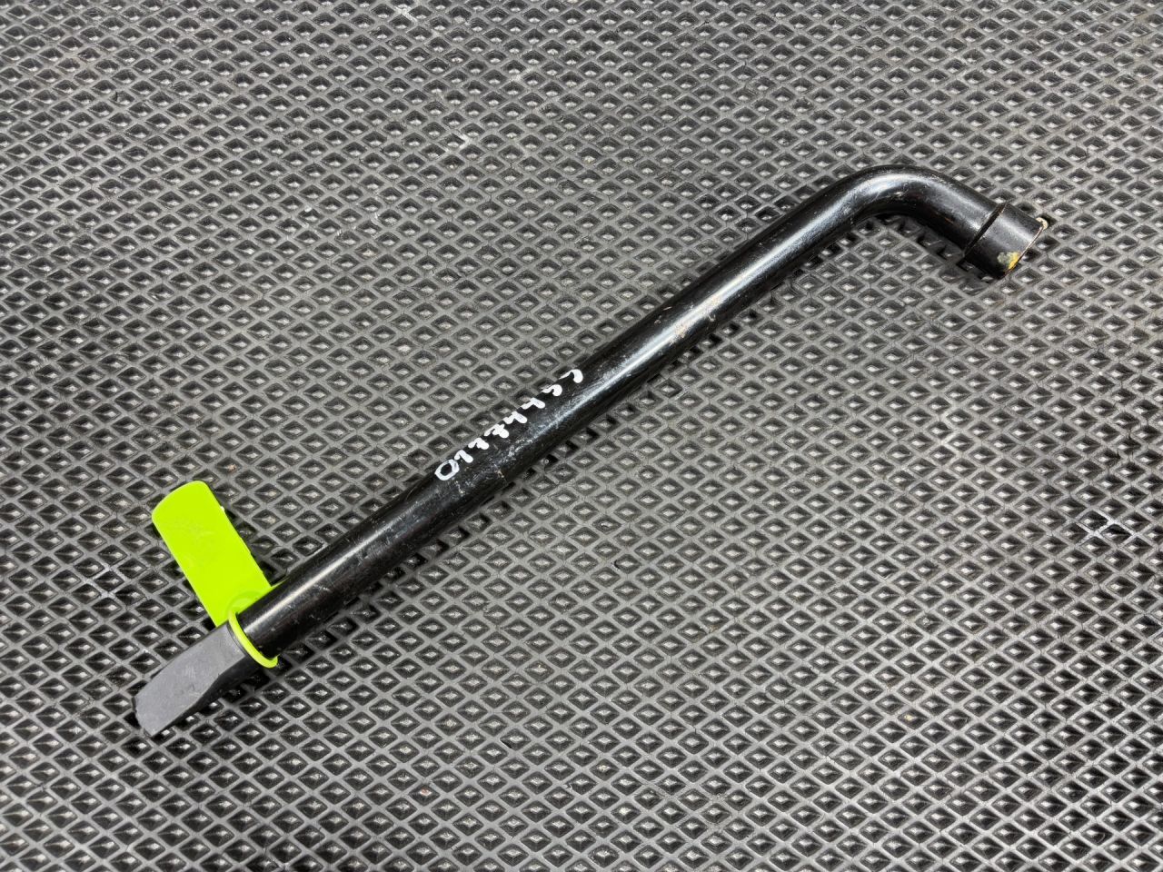 ключ колесный (балонный) Jaguar XE 1 поколение X760 2017, 2.0 л., 204PT, бензин, АКПП, седан, 1R8A17032AB, T2H37992, XR852021 - фото №1