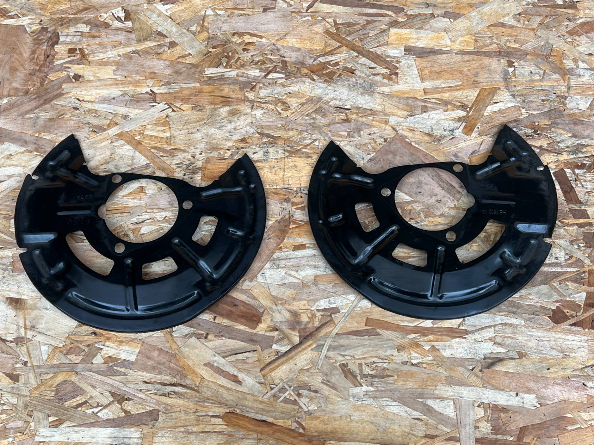 Кожух защитный тормозного диска Chevrolet TrailBlazer 3 2024 OEM 42640093, 42640094