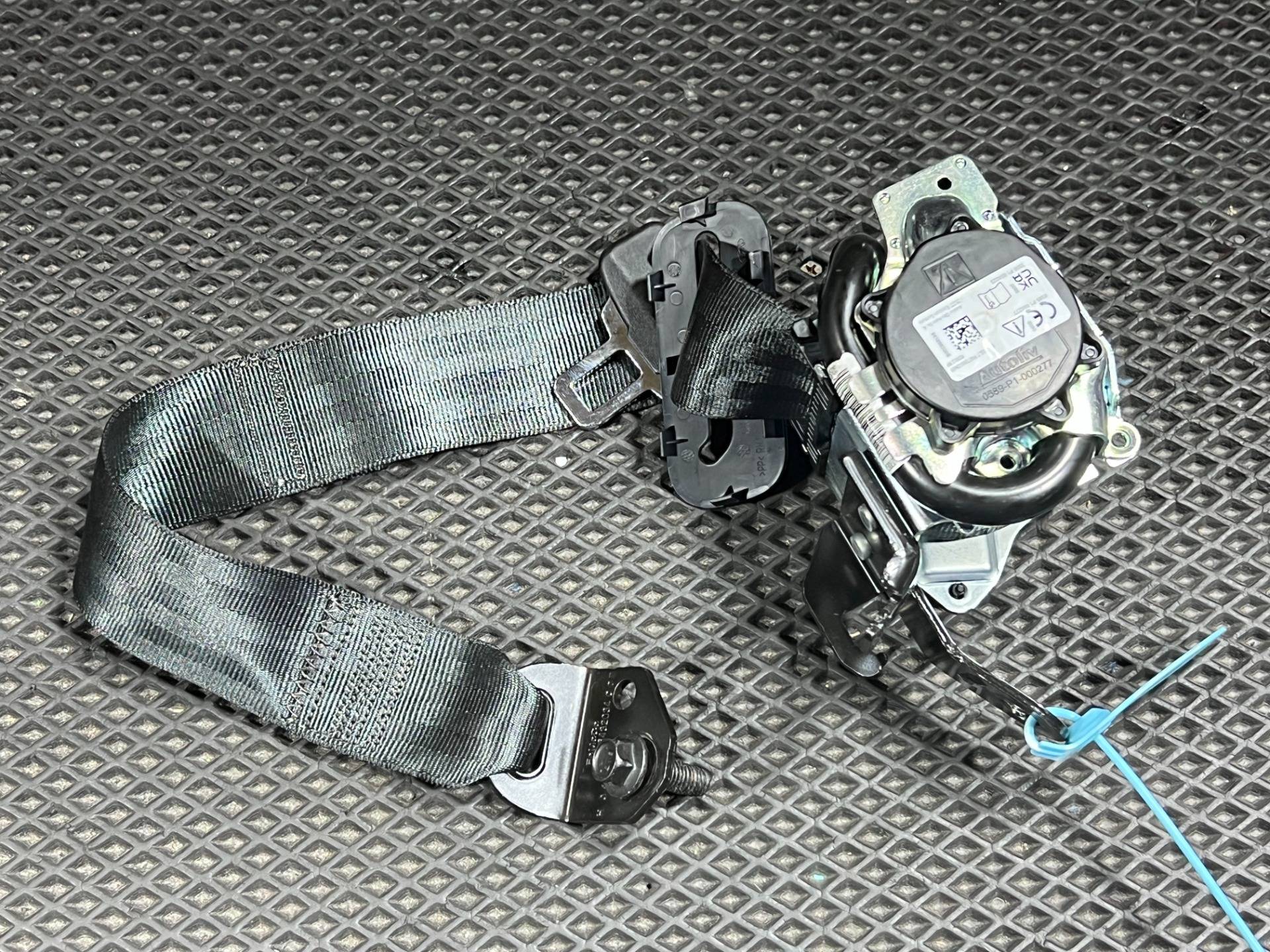 Ремень безопасности задний правый Ford Mustang Mach-E 2023 OEM LJ8B58611E50AD3JA6