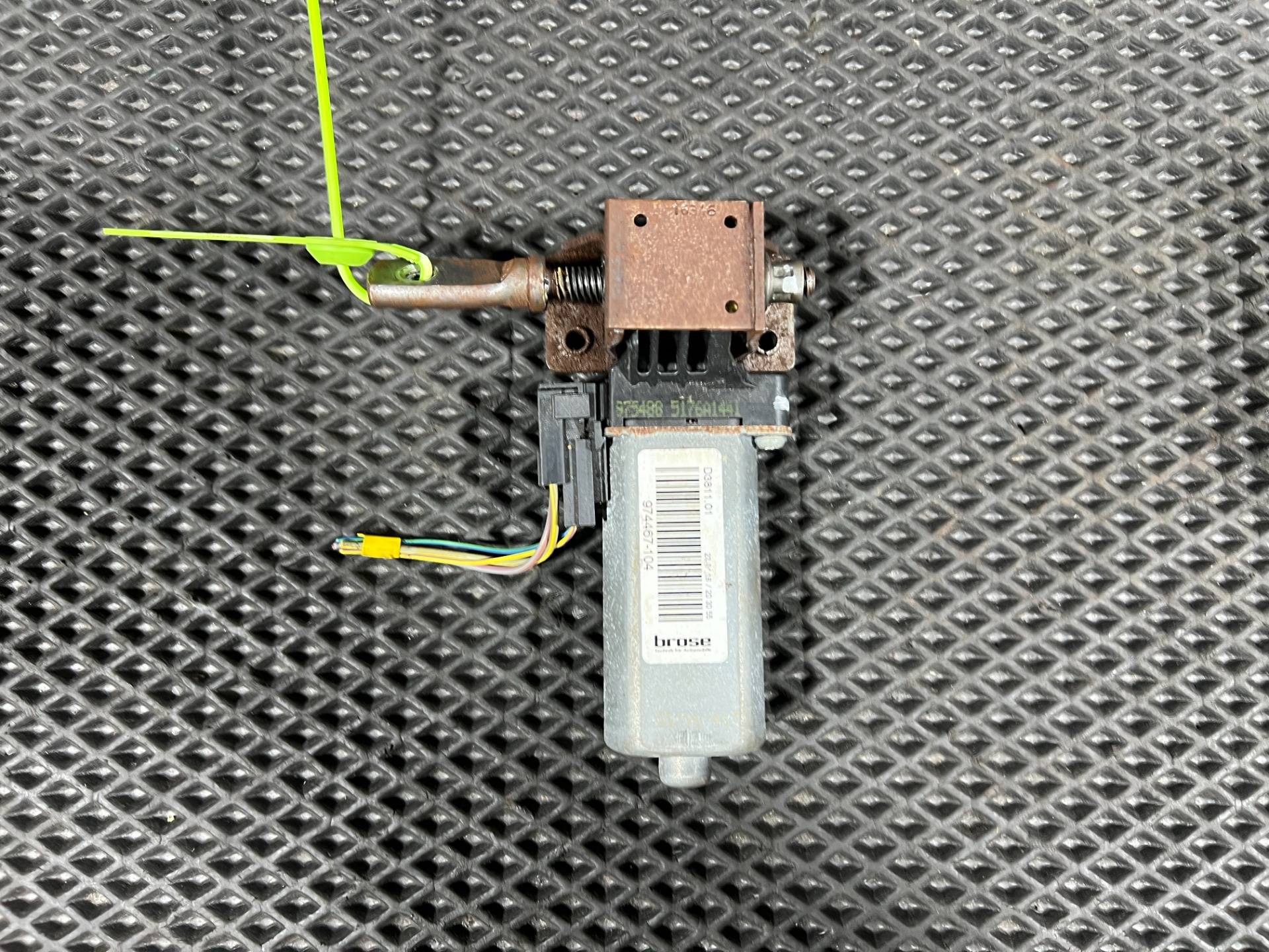 моторчик регулировки сиденья Volvo S60 2 2015 OEM 974467104