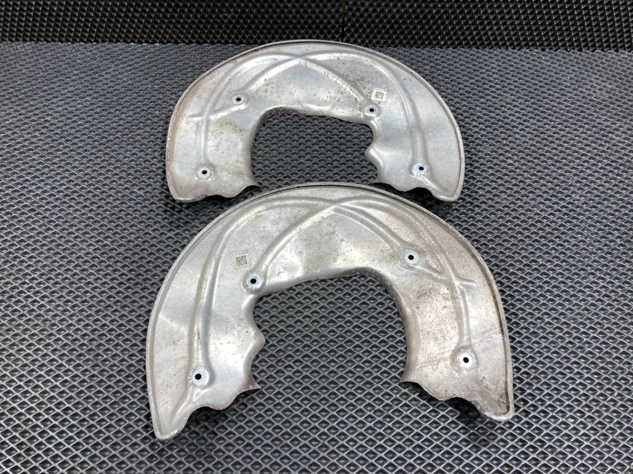 защитный кожух тормозного механизма Audi A5 F5 2017, 2.0 л., бензин, АКПП, лифтбэк, 8W0615311E, 8W0615312E - фото №1