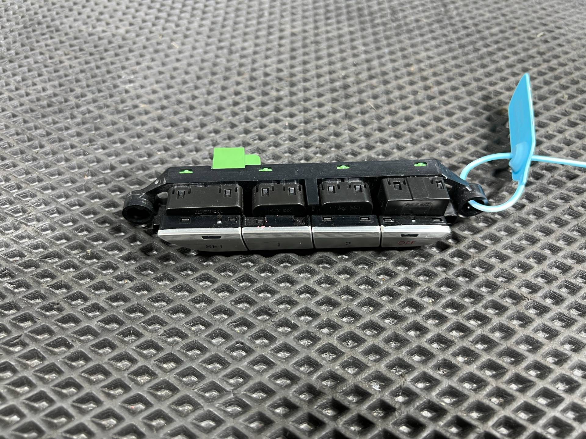Блок памяти сидений Audi S8 D4 2013 OEM 4H0959770D