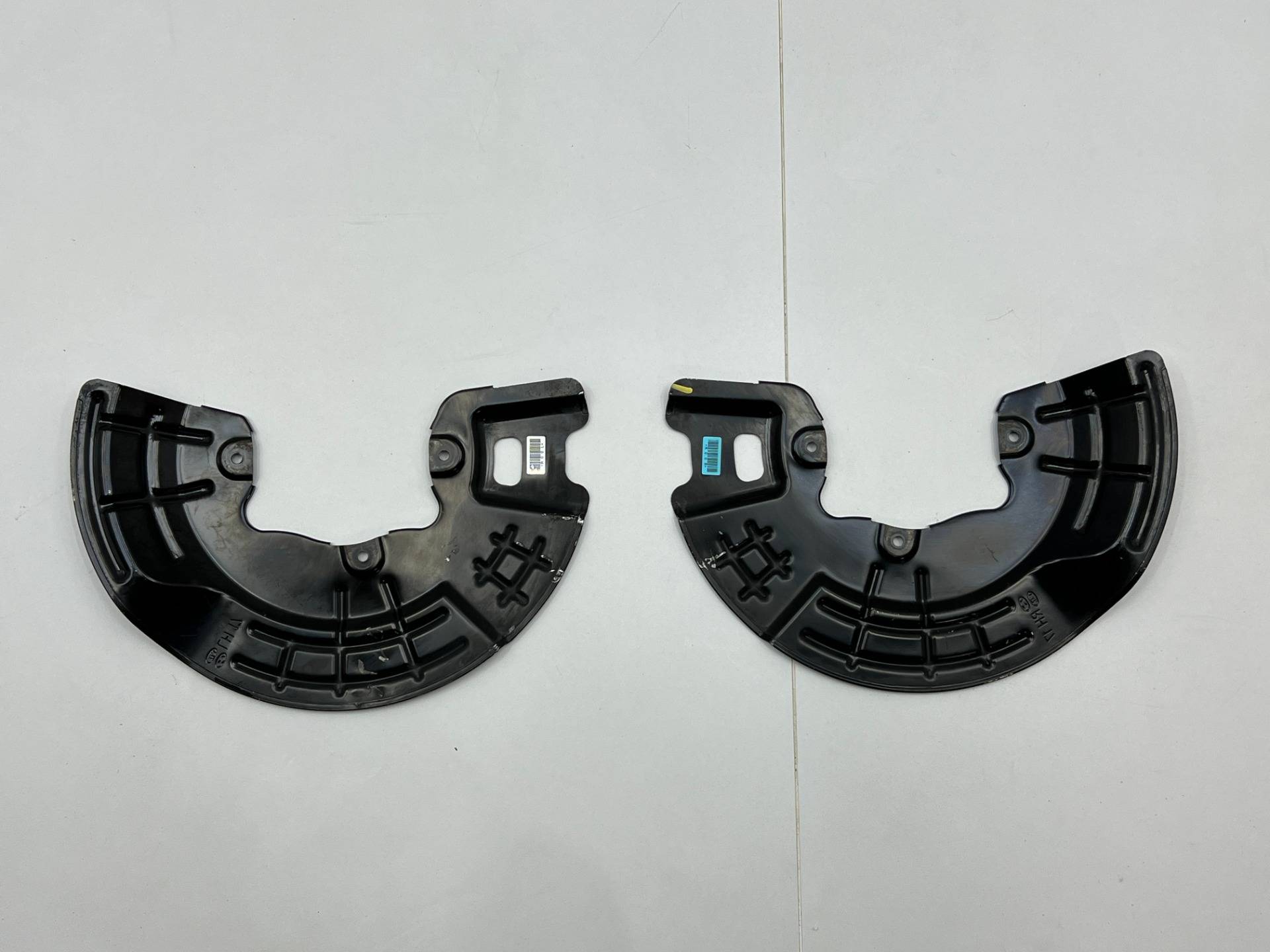 Кожух защитный тормозного диска Kia Carnival 4 2022 OEM 51755R0000, 51756R0000