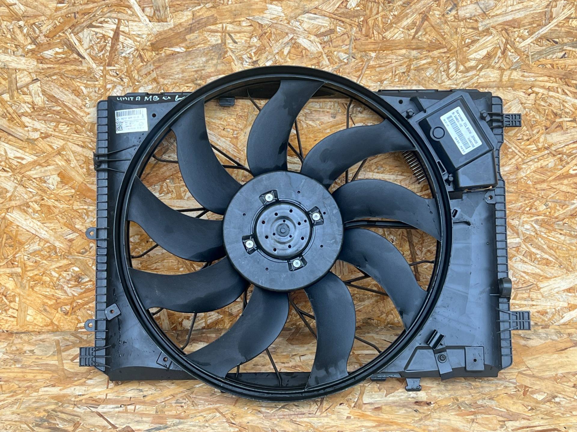 Вентилятор радиатора Mercedes-Benz SLK R172 2017 OEM A2129061002