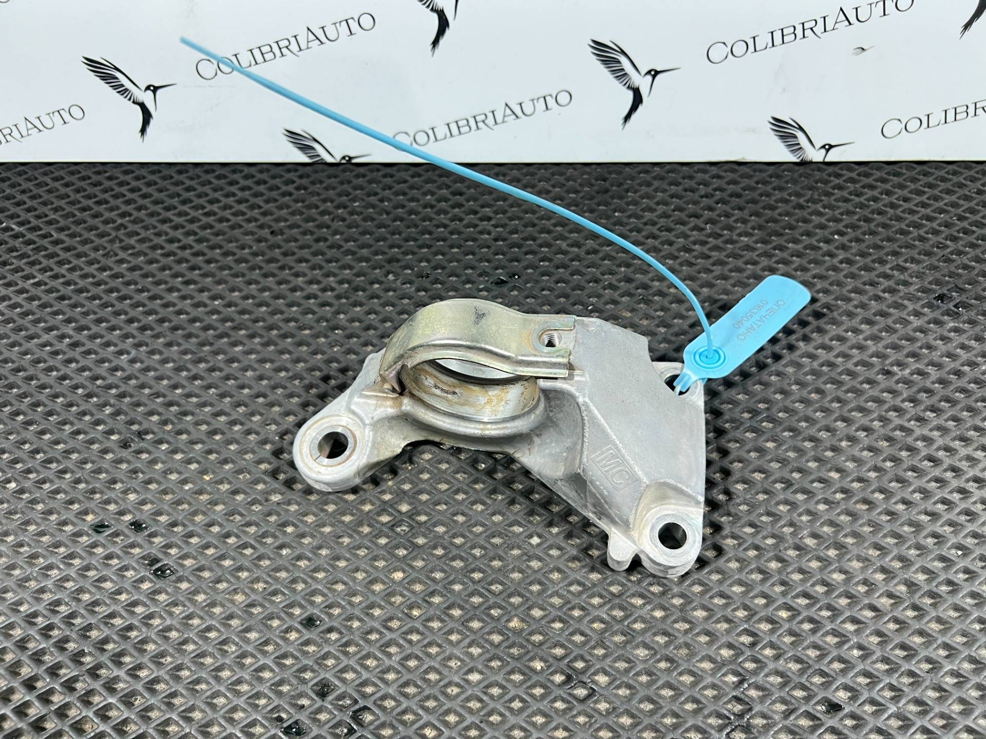 Кронштейн Nissan Rogue T33 2022 OEM 397806RC0A