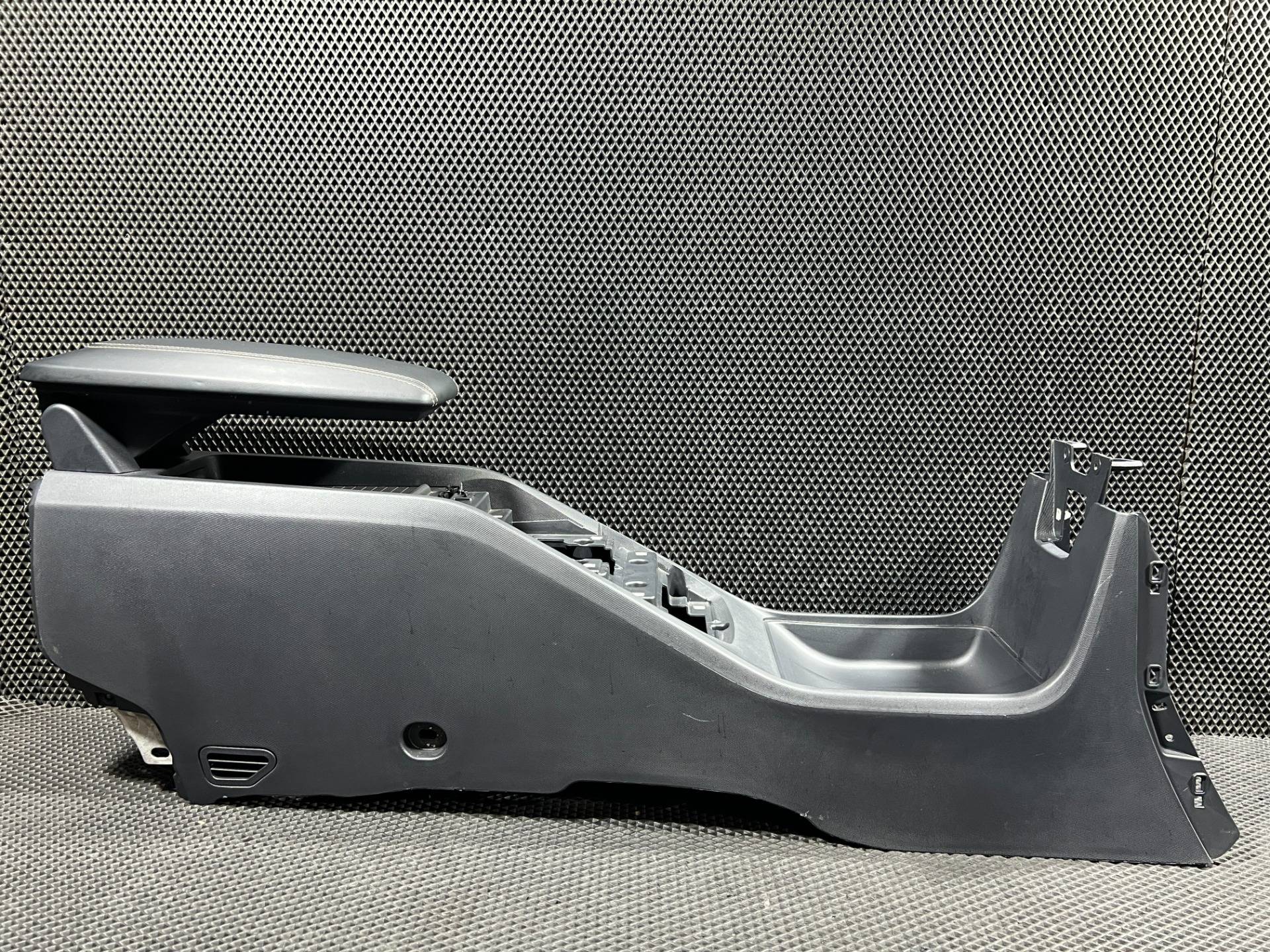Консоль салона (кулисная часть) Ford Mustang Mach-E 2023 OEM LJ8B-R045K12-A