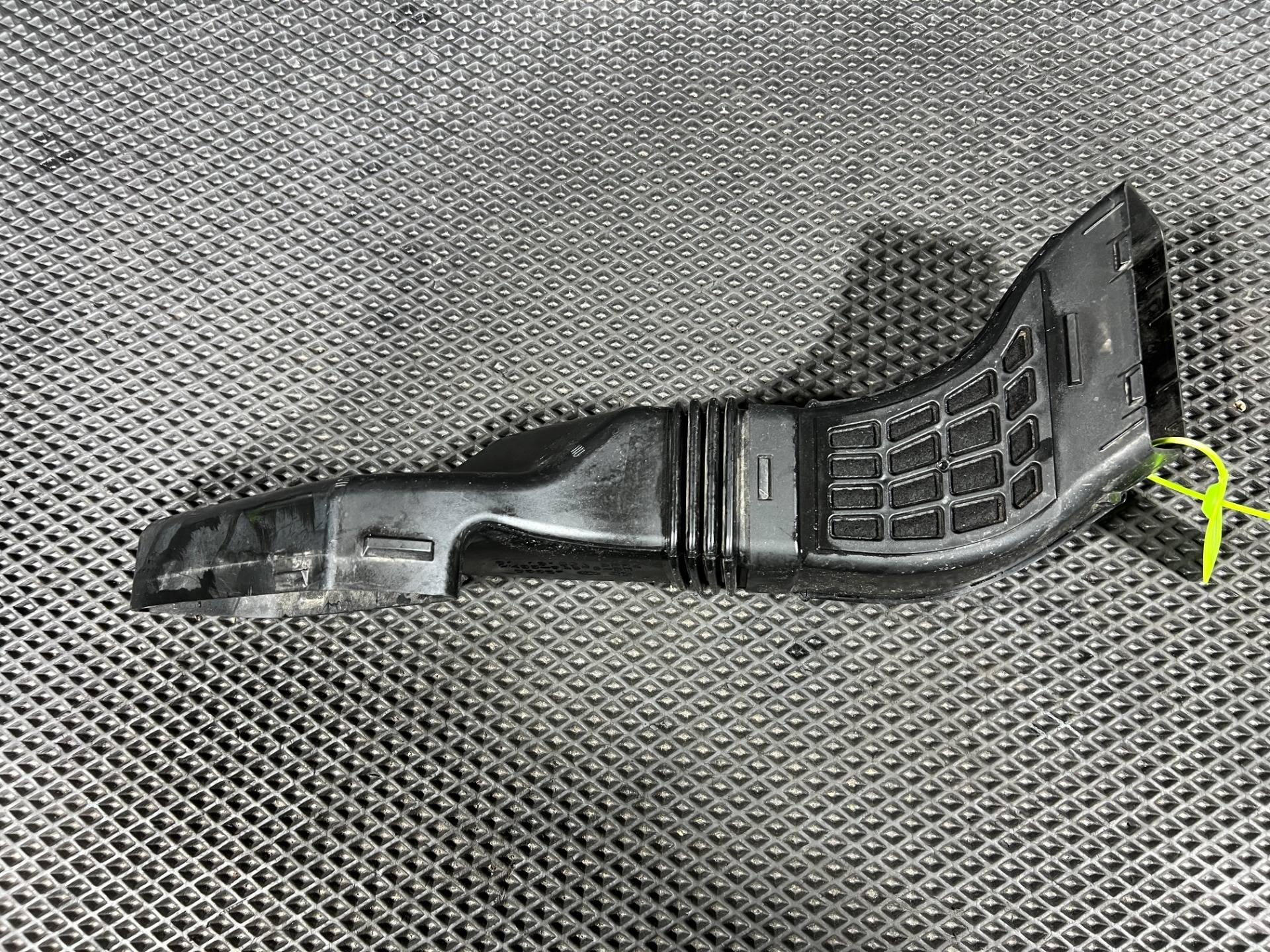Патрубок воздушного фильтра Jaguar XE X760 2016 OEM GX739A675DC, HK839A675BB, LR092338, T2H2693, T4A2599