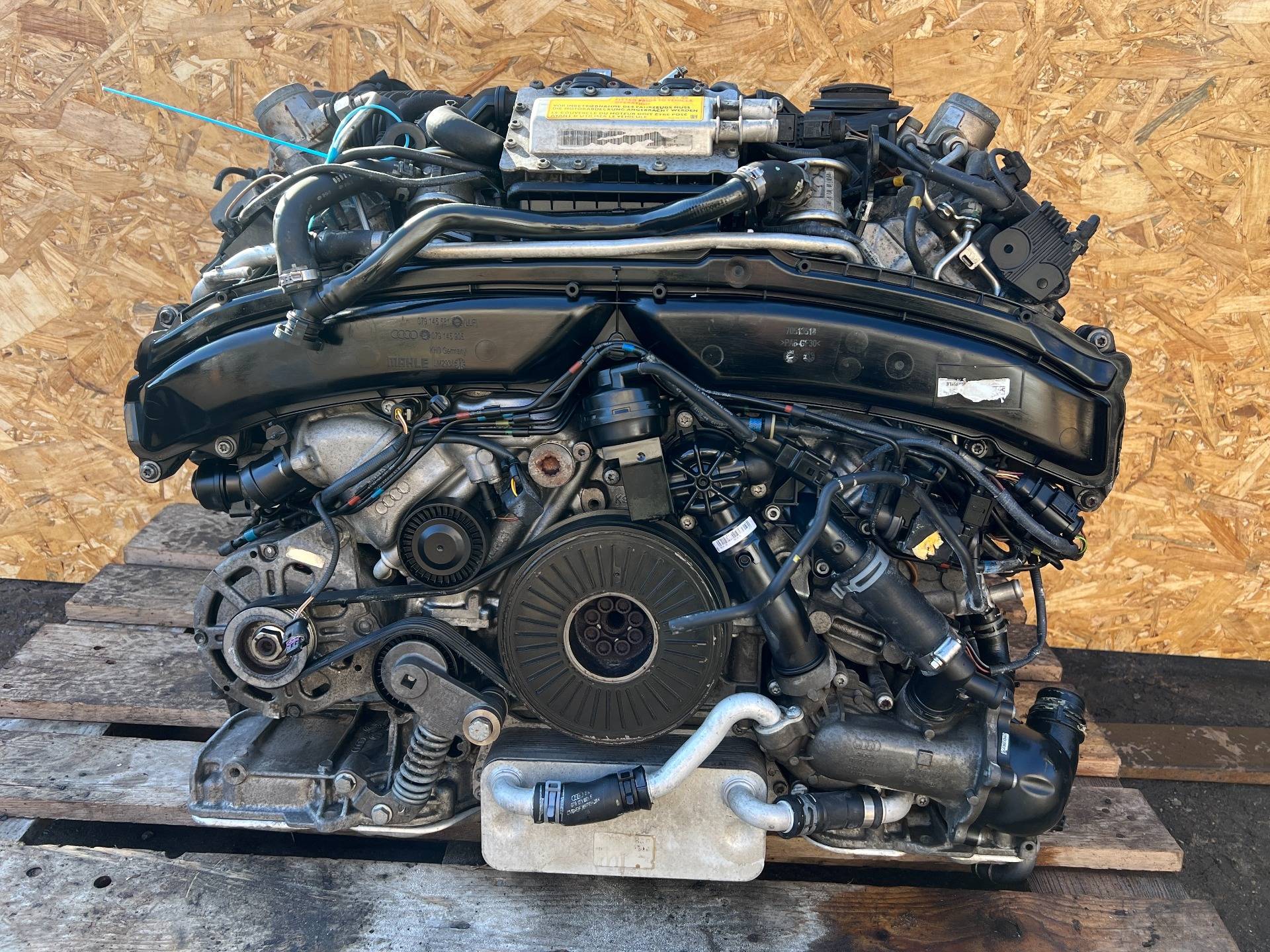 Двигатель Audi A8 D4/4H 2013 OEM CEUA, CEU