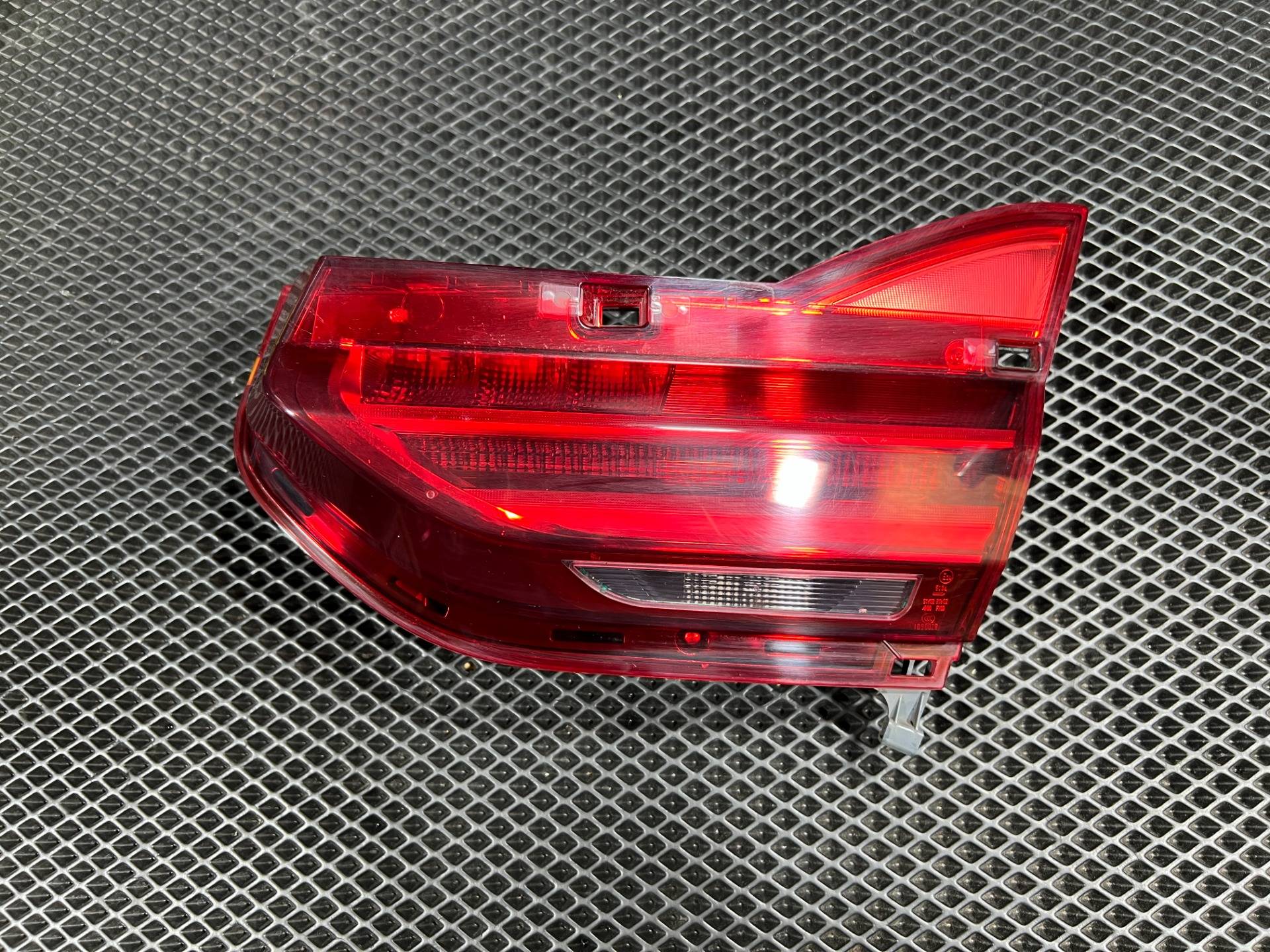 Фонарь крышки багажника правый BMW 7 G11/G12 2017 OEM 7342968