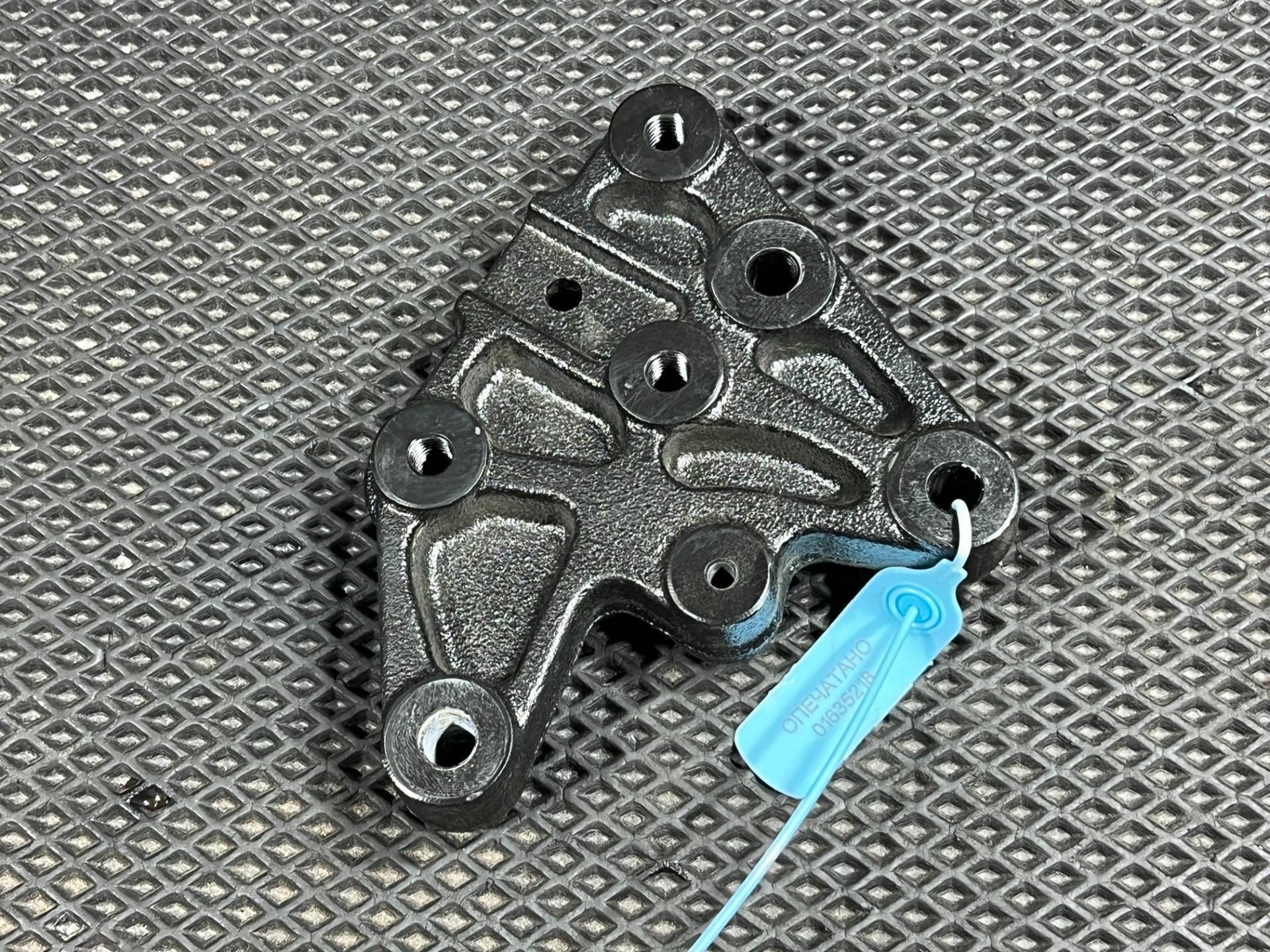 Кронштейн Кпп Buick Envista 2024 OEM 60007208