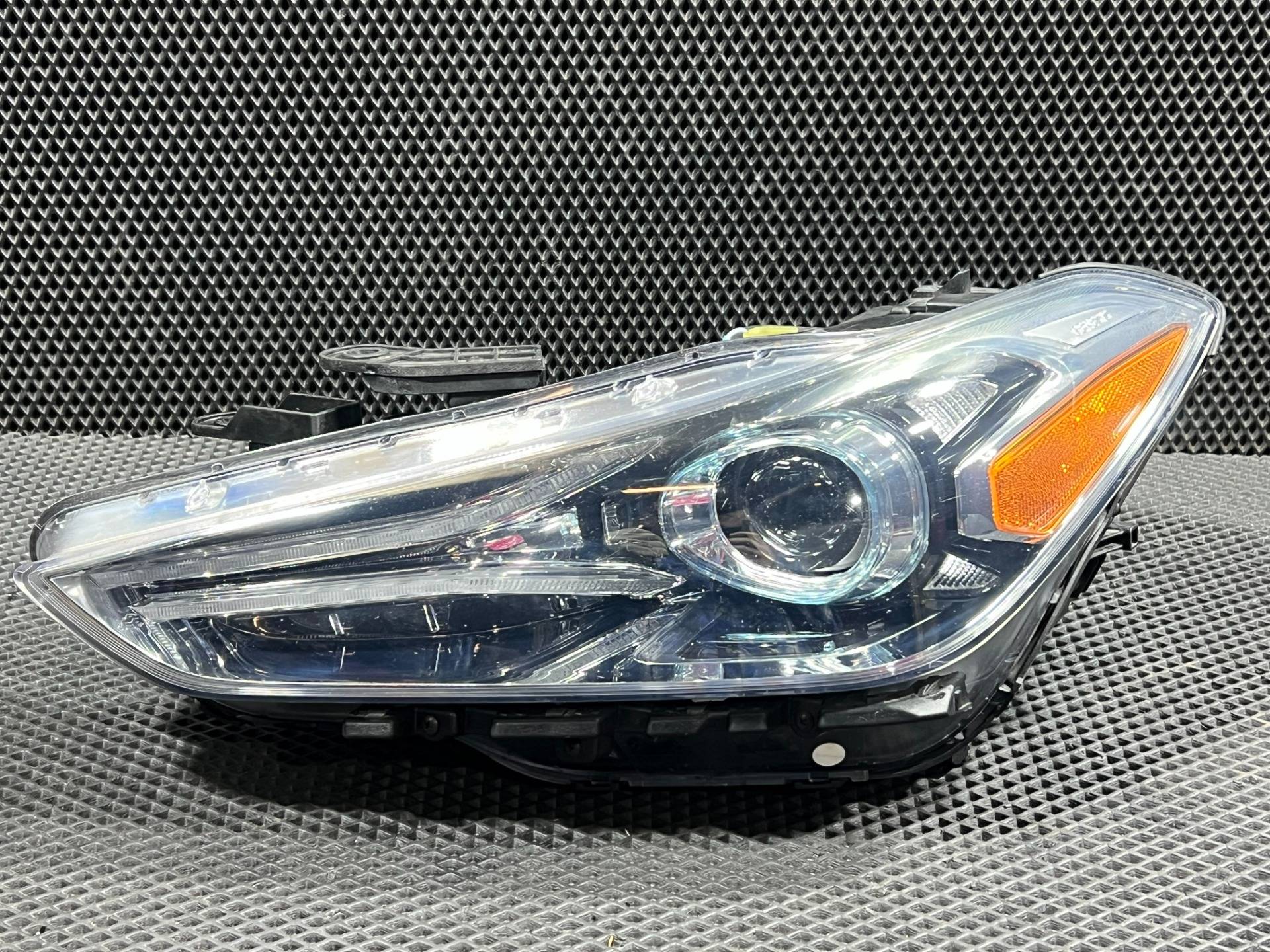 Фара левая Genesis G70 2019 OEM 92101-G9120
