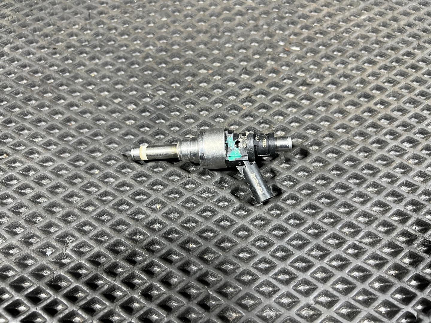 Форсунка Audi A8 D4/4H 2014 OEM 079036N, 1079036N, 3079036N
