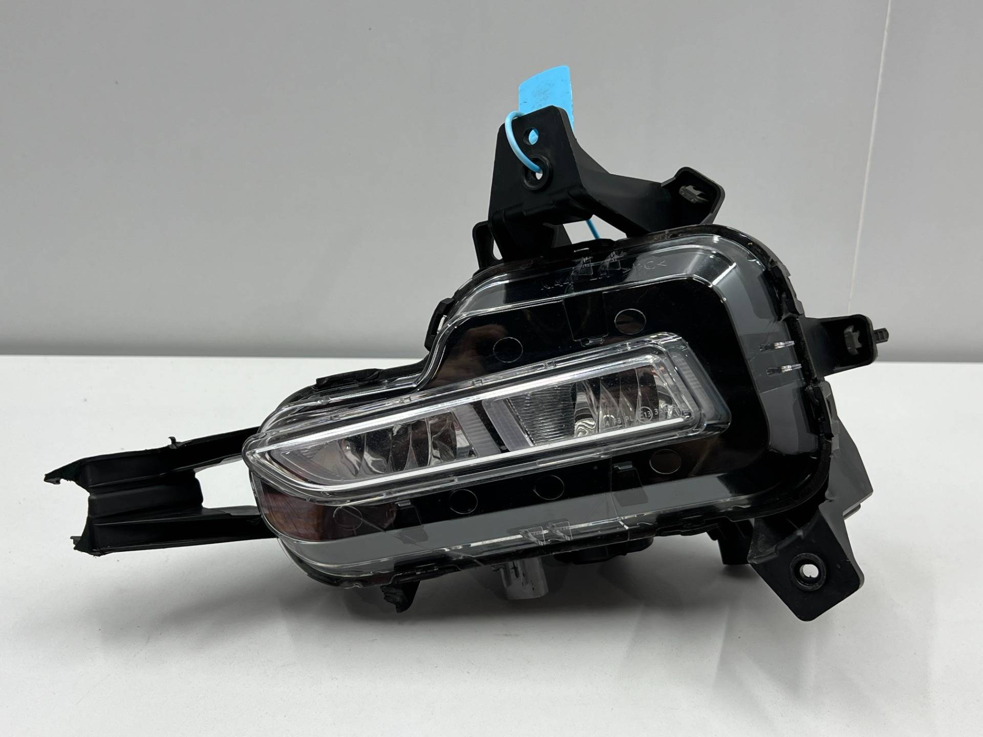 фара противотуманная левая Kia Carnival 4 2022 OEM 92201-R0000