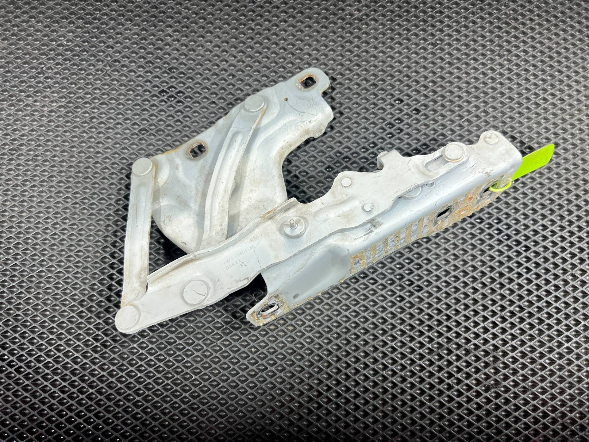 Петля капота левая Jaguar XE X760 2016 OEM GX7316801AE, T2H12981