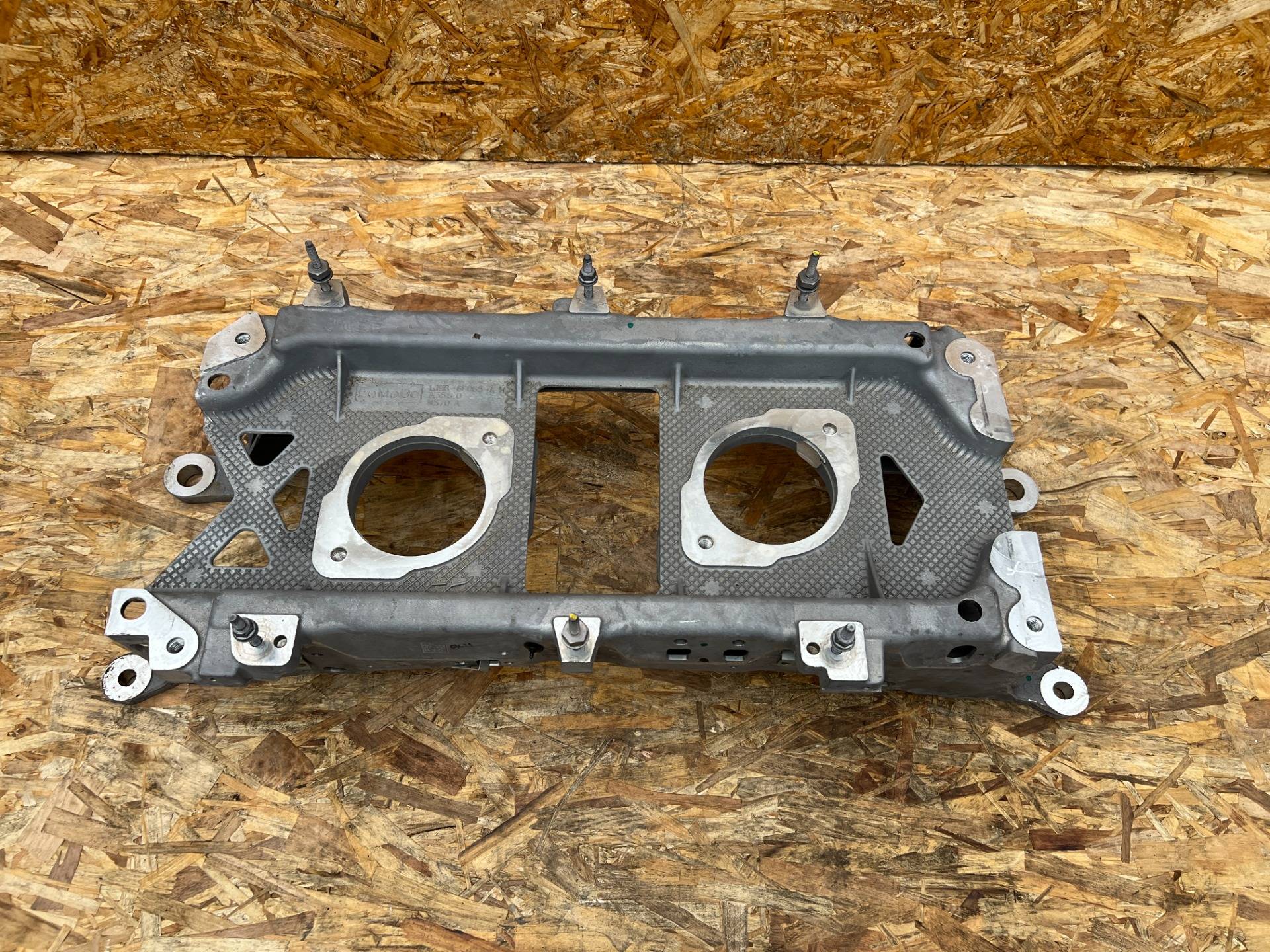 Кронштейн двигателя Ford Mustang Mach-E 2023 OEM LJ986F065AH