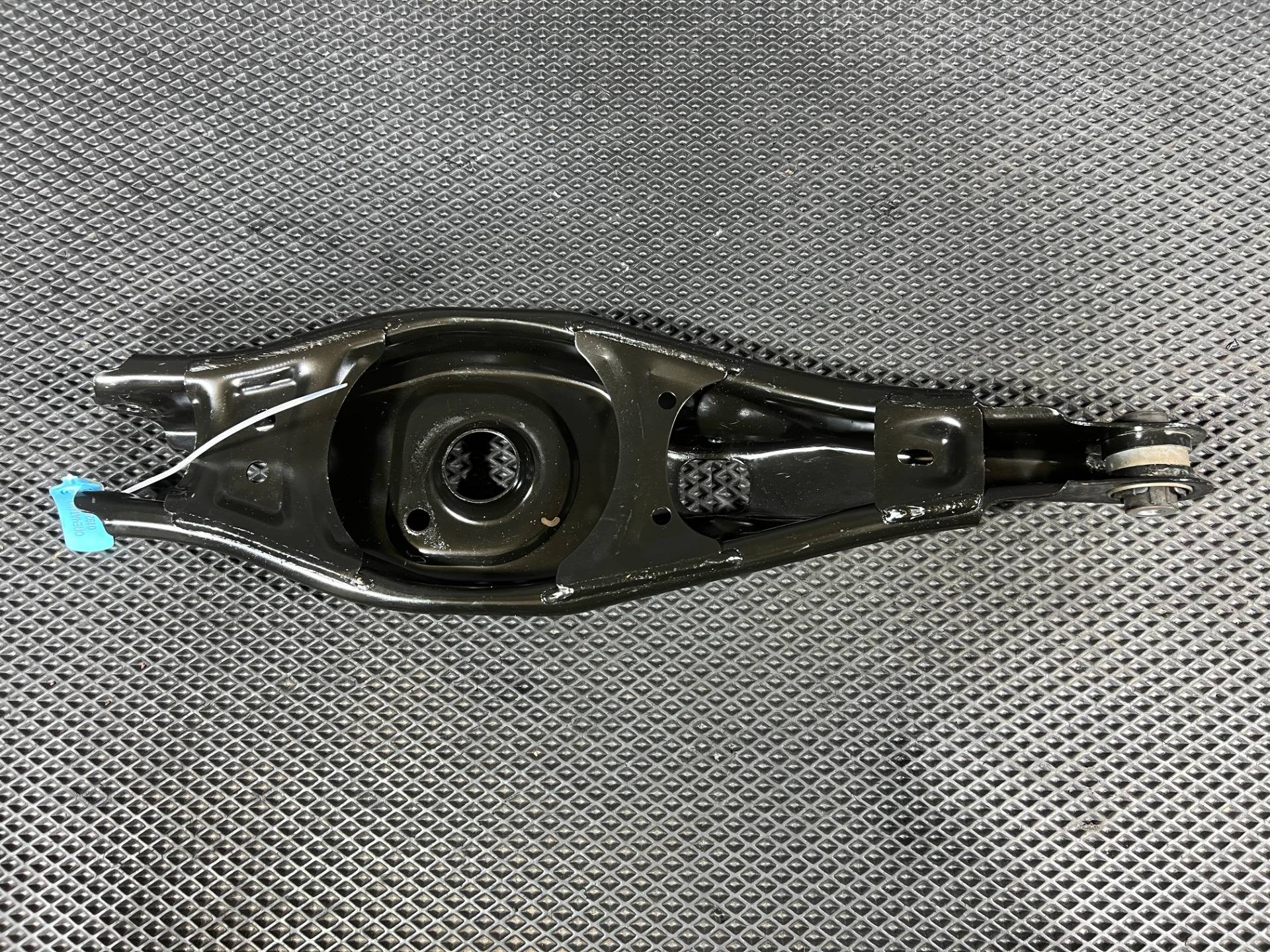рычаг задний левый Honda Accord 11 поколение 2025 OEM 52355-30A-A00