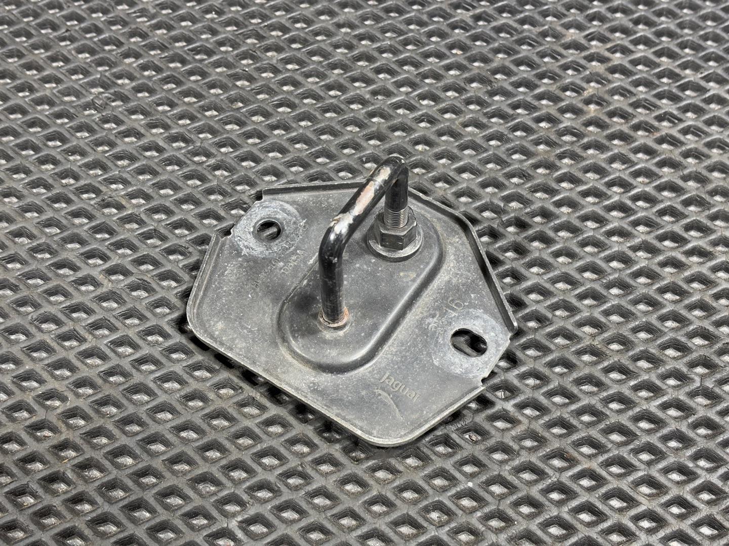 Замок капота Land Rover Discovery 5 2016 OEM HK8316K689AB, LR084499, LR138829, T2H13882, T2H14233, T2H46526